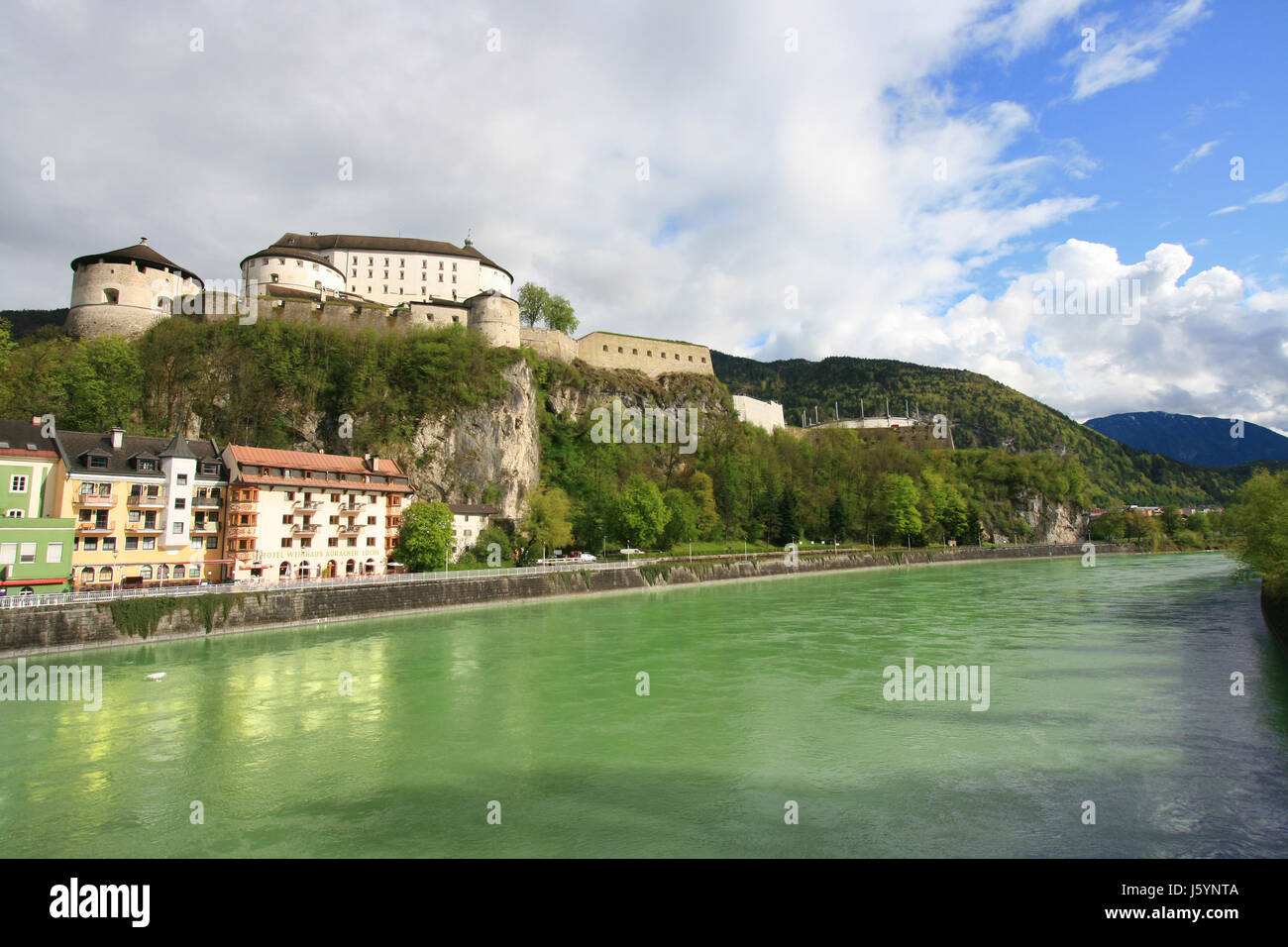 Vieille ville forteresse alpes tyrol promenade haute pression) château château blue Banque D'Images