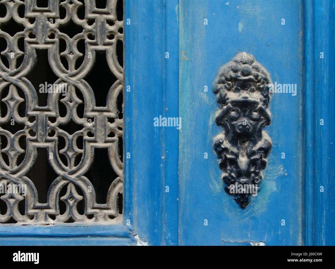 Vieille ville bleu europe Portugal Lisbonne renfermé vieille ville europe bleu porte fermée Banque D'Images