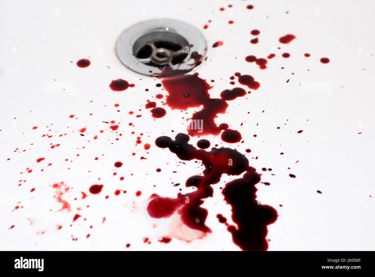 Les droits de l'être humain mort suicide dépression sang baignoire à remous  baignoire Salle de bains Photo Stock - Alamy