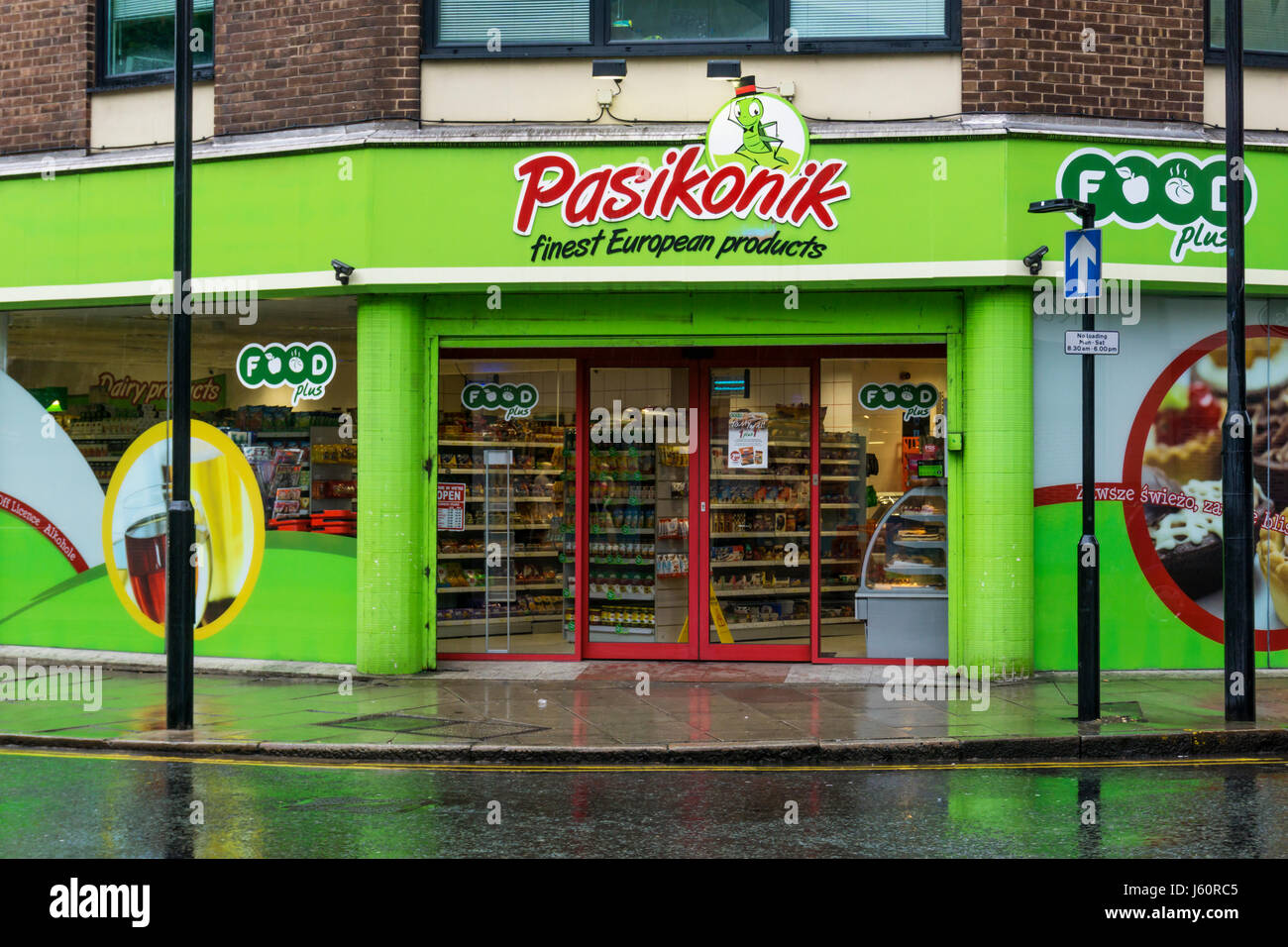 Pasikonik supermarché d'Europe de l'est particulièrement pour la communauté immigrante à Hull et le Yorkshire de l'Est. Banque D'Images