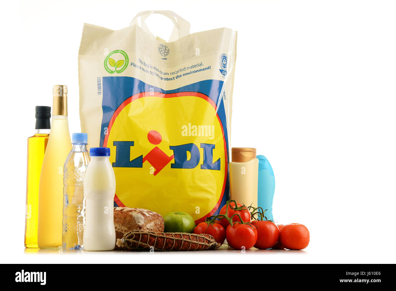 POZNAN, POLOGNE - Nov 3, 2016 : Lidl est une chaîne de supermarchés discount allemande, basée à Neckarsulm, en Allemagne, qui exploite plus de 10 000 magasins à l'échelle de l'Europ Banque D'Images