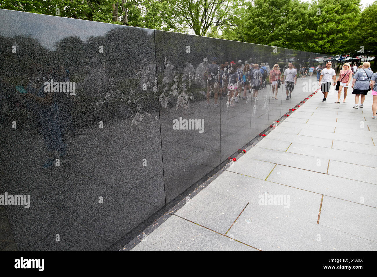 Au mur murale reflétant korean war veterans memorial Washington DC USA Banque D'Images