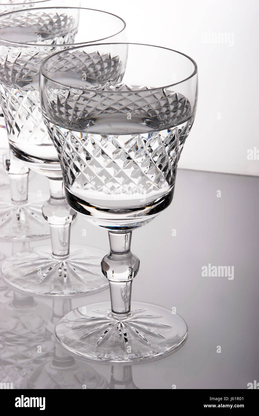 Calice en verre verre Tumbler brillance ancien calice tumbler verre boire bavoirs Banque D'Images