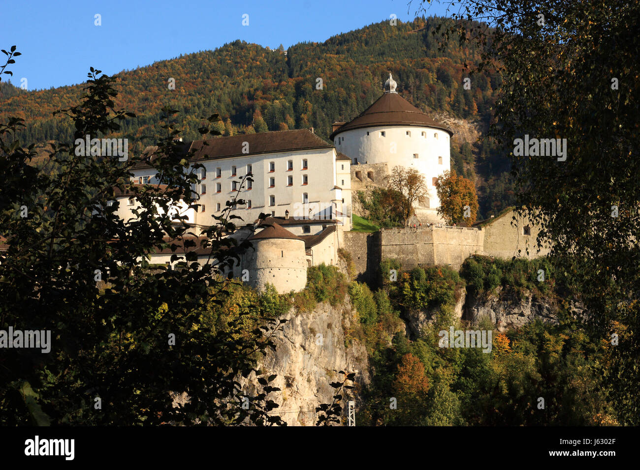 Vieille ville alpes autriche bavière tyrol forteresse chateau château tour bleue cireur Banque D'Images