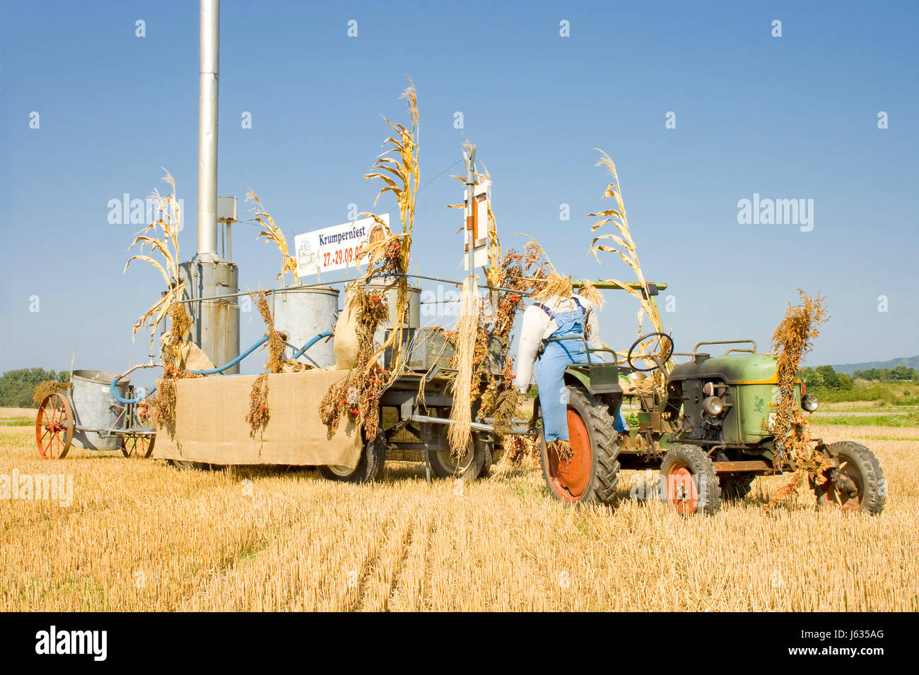 L'été fermement ferme tracteur agricole agriculture summerly festivités d'été Banque D'Images
