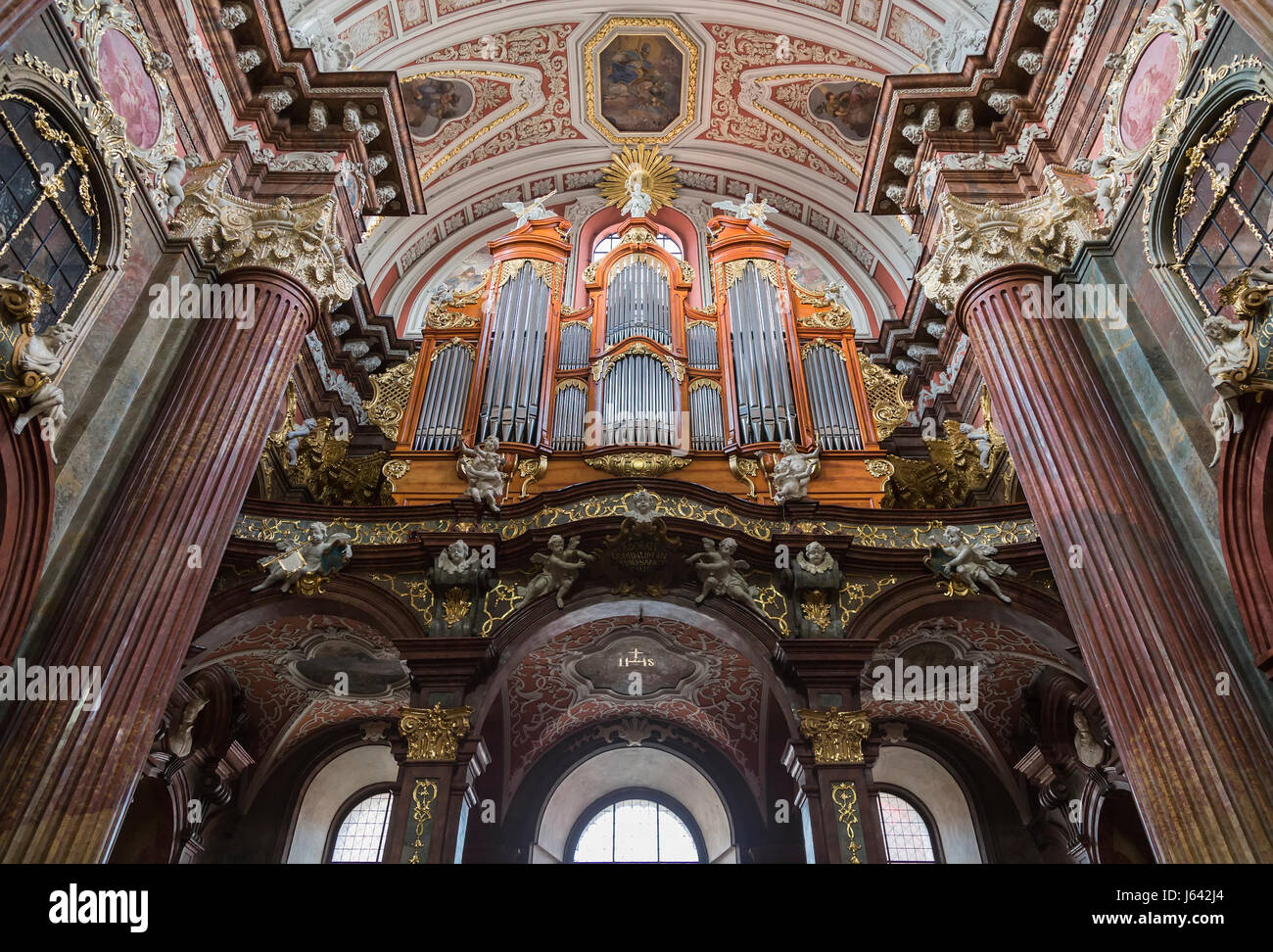 POZNAN, Pologne - 04 août 2014 : l'orgue dans l'église de Notre-Dame du Perpétuel Secours et Sainte Marie Madeleine de Poznan sur août 04, 2014. Pola Banque D'Images