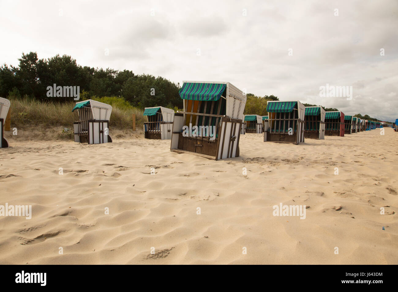 Beachchairs dans le sable Banque D'Images