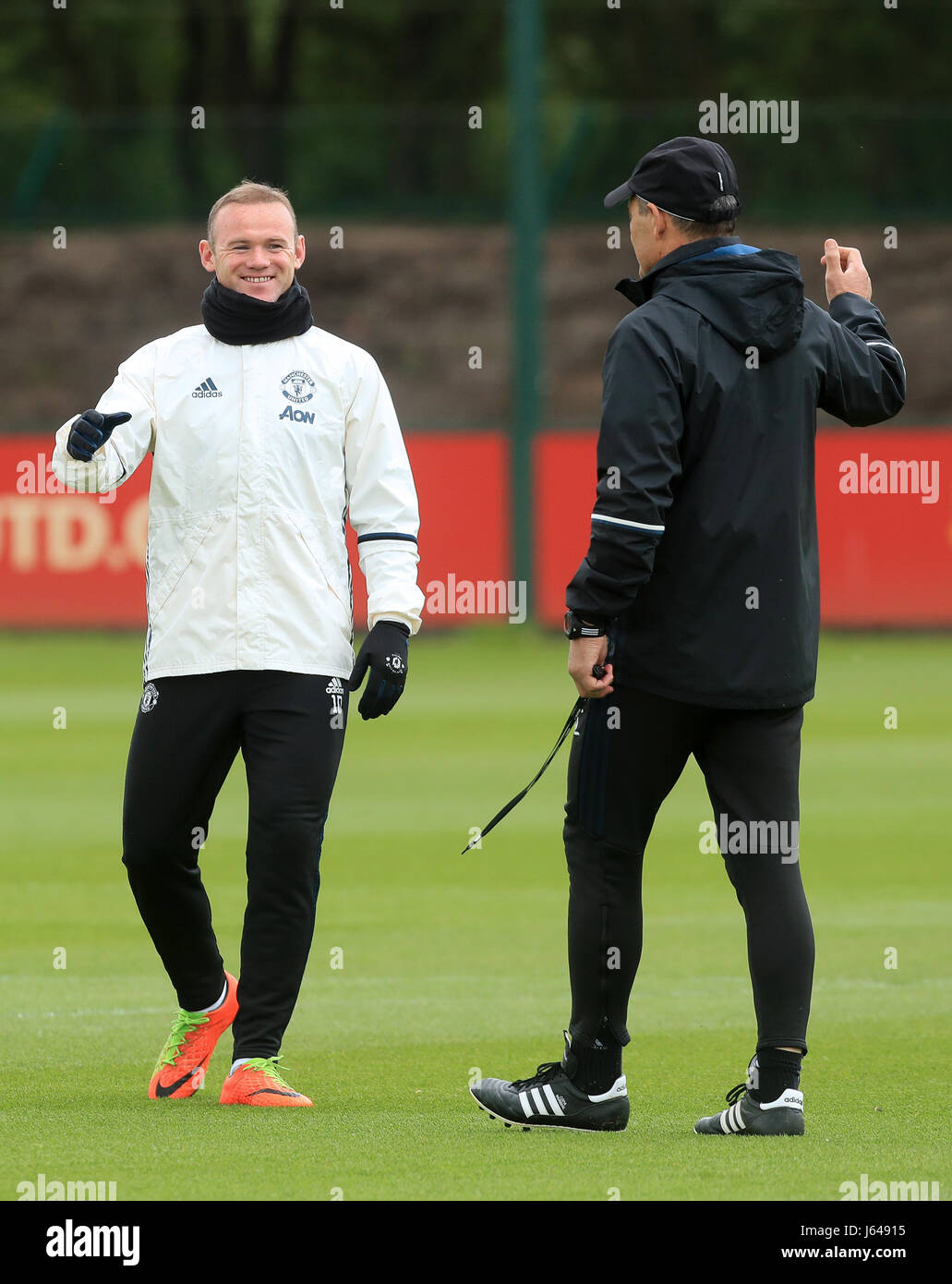 De Manchester United Wayne Rooney (à gauche) au cours d'une séance de formation à l'Aon complexe de formation, Carrington. Banque D'Images