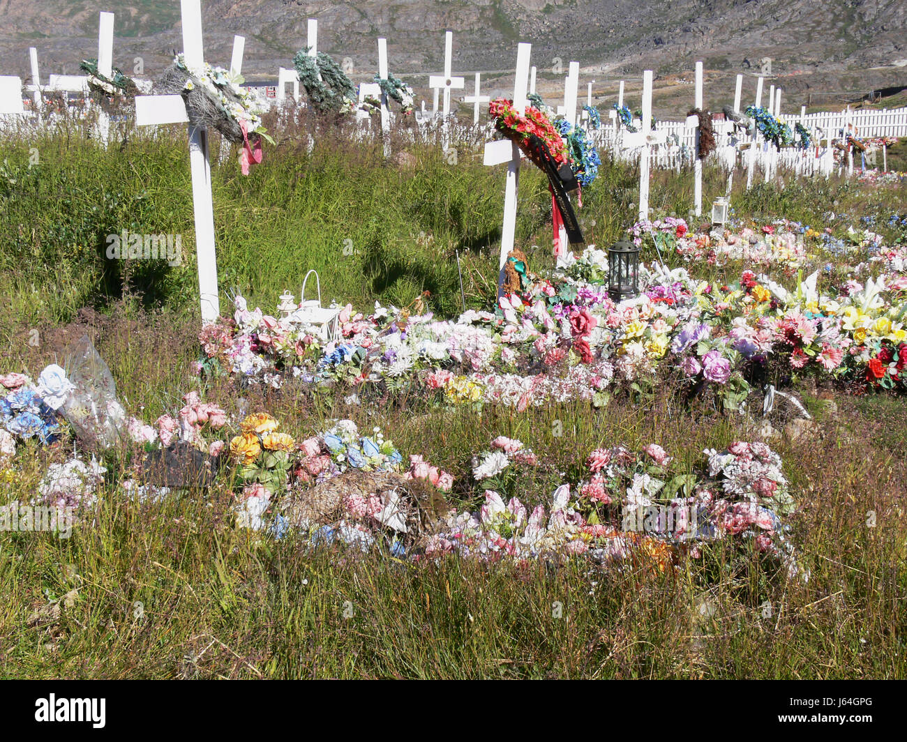 Croix du cimetière eskimo du Groenland couleur Croix funéraire grave du Groenland en blanc Banque D'Images