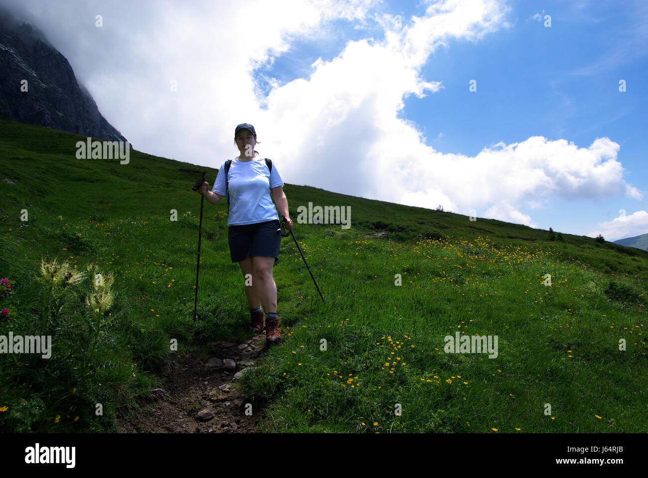 Femme à pied rendez-vous aller faire de la randonnée Randonnée Randonnée Randonnée Escalade montée montée ascend Banque D'Images