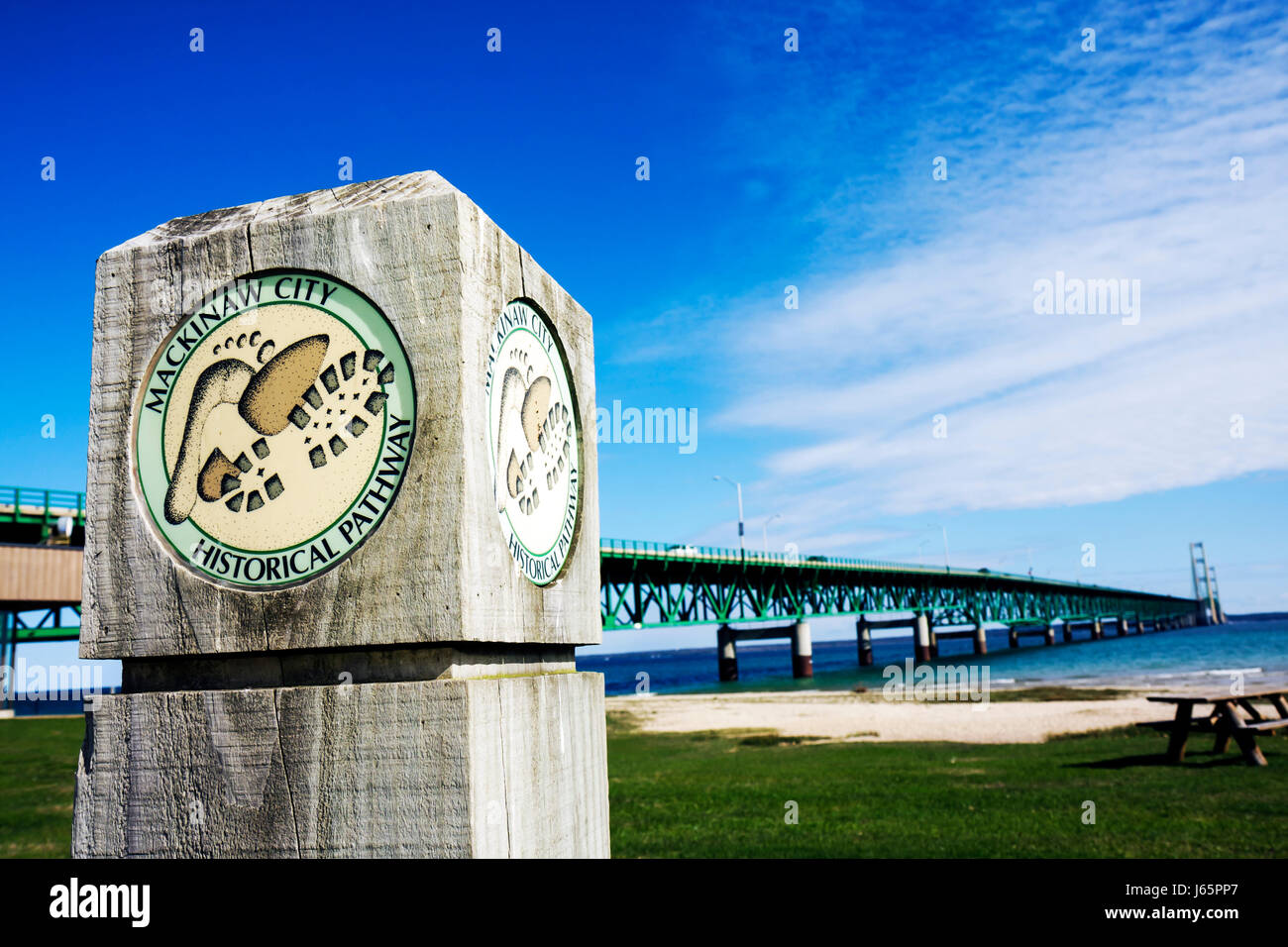 Michigan Mackinaw City, parc historique des parcs nationaux Mackinac, détroits de Mackinac, lac Huron, pont Mackinac, béton, marqueur, sentier historique, empreinte, Banque D'Images