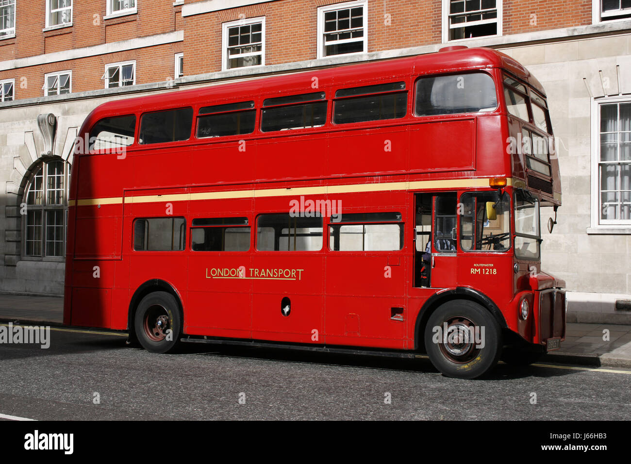 Ville Ville London angleterre moyen de transport véhicule omnibus bus autocar Grande-Bretagne Banque D'Images