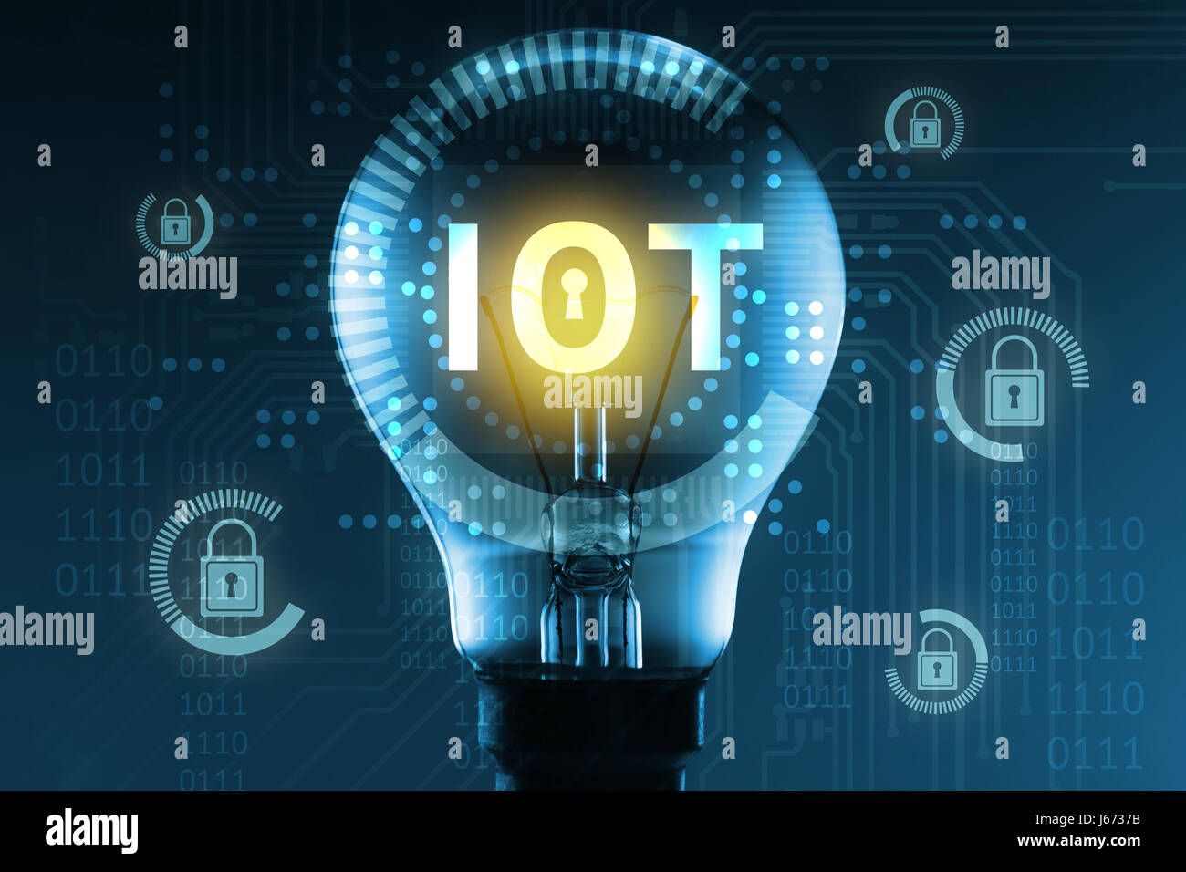 La sécurité dans Internet des objets , l'Ito et réseau connexion concept. Ampoule Lumière , master key lock et graphique du circuit électrique Banque D'Images