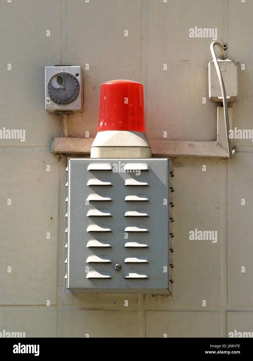Système d'alarme avec lampe d'avertissement sur le mur Banque D'Images