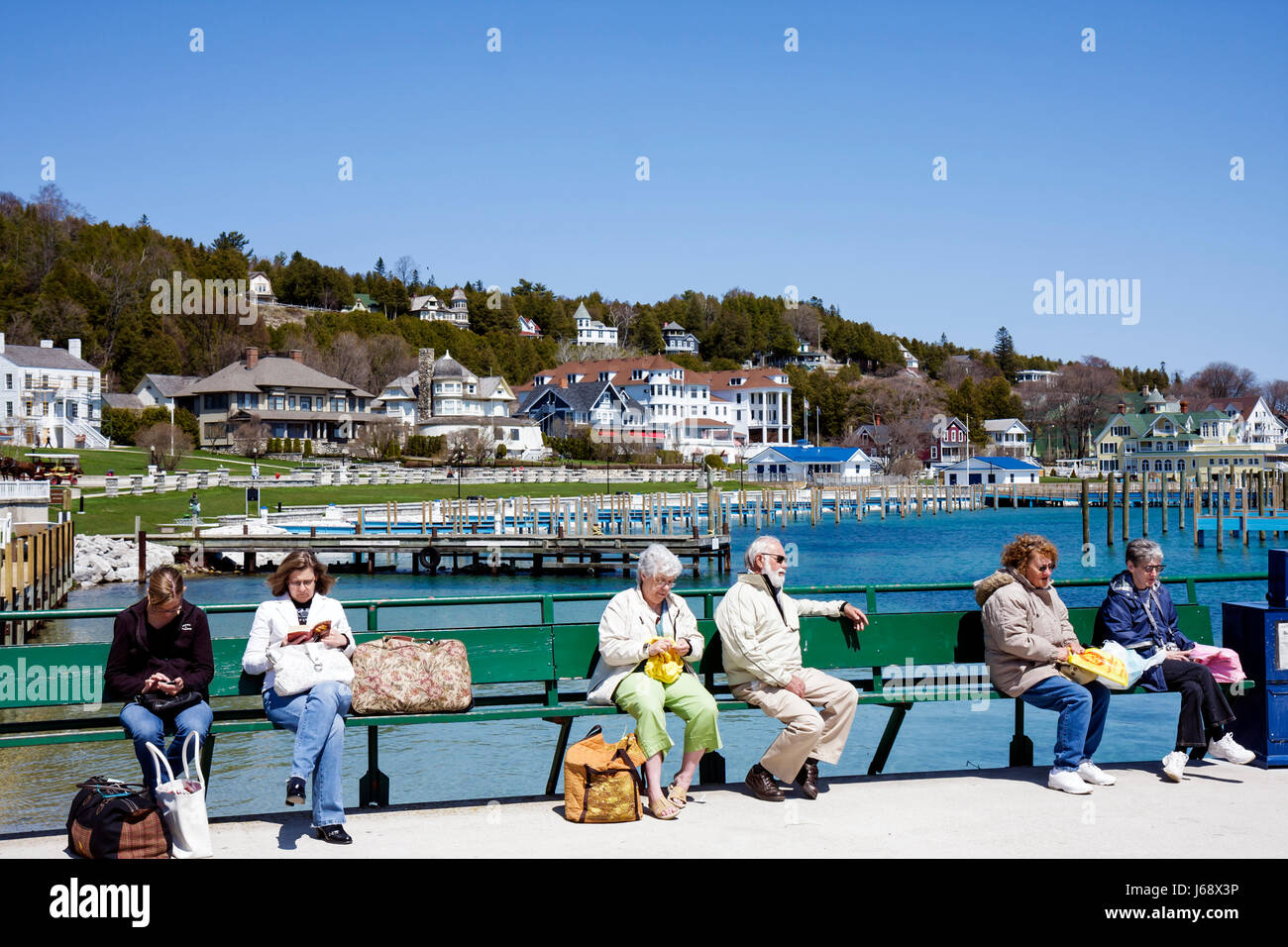 Mackinac Island Michigan, parc national historique Mackinaw, détroit de, lac Huron, Arnold Ferry Line Dock, Arnold Transit Company, homme hommes homme, femme fem Banque D'Images