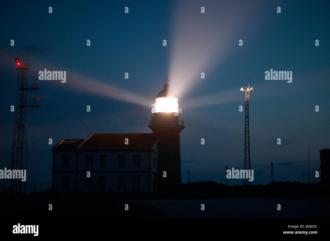 Nuit phare des lumières nocturnes espagne cabo de phare faro pois Pois Banque D'Images