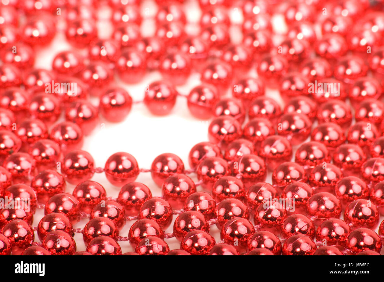 Chaîne Collier bijoux ligne rouge bol bols spirale couleur abstract Banque D'Images