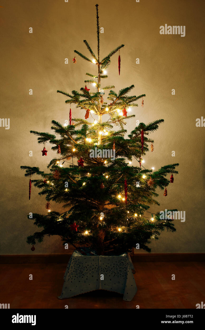 Shine brille sereine lumière lucent éclairé lumineux sapin arbre de Noël Banque D'Images