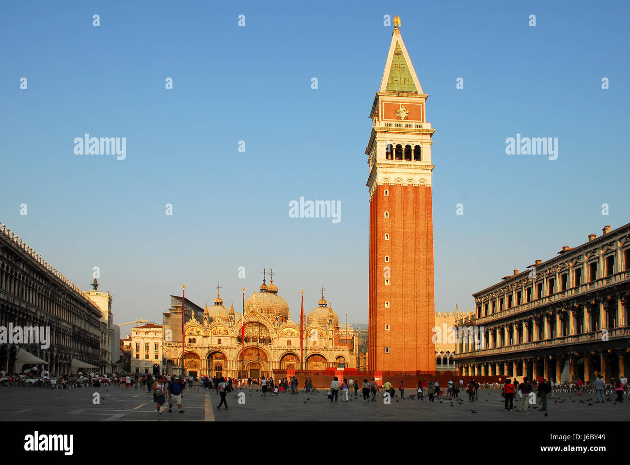 Mer Adriatique Venise Italie Venise gondola mer adriatique piazza italie campanile Banque D'Images