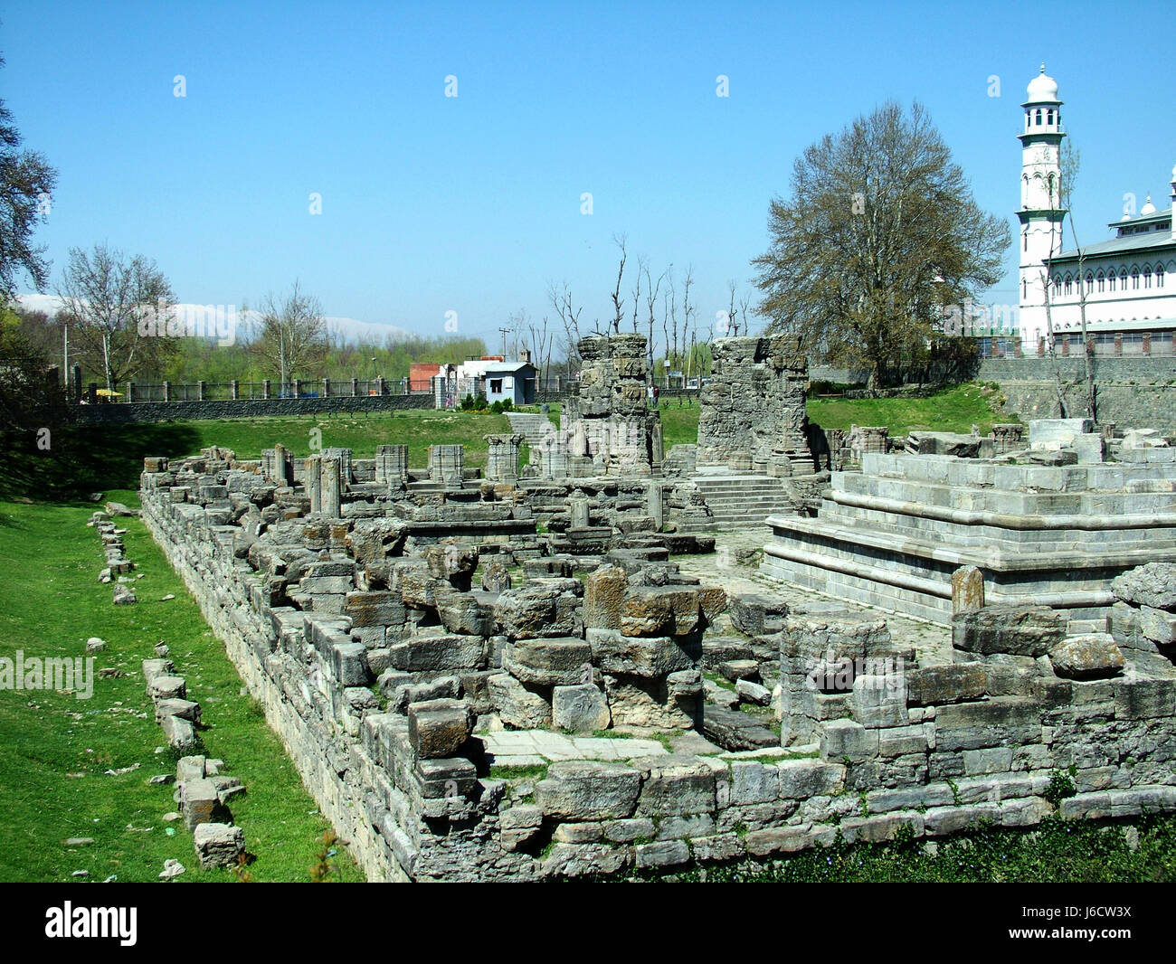 Temple du Soleil Martan, territoire syndical du Cachemire, Surya (la principale divinité solaire de l'hindouisme) et construit au cours du 8ème siècle ce. (© Saji Maramon) Banque D'Images