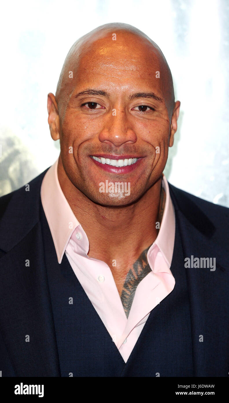 Embarquement à 0001 lundi 22 mai photo de dossier datée du 18/03/13 de Dwayne Johnson, qui aurait été 'droit là dans le cadre' pour jouer Jack Reacher au lieu de Tom Cruise s'il avait été une plus grande star quand le premier film a été projeté, l'auteur Lee Child a déclaré. Banque D'Images