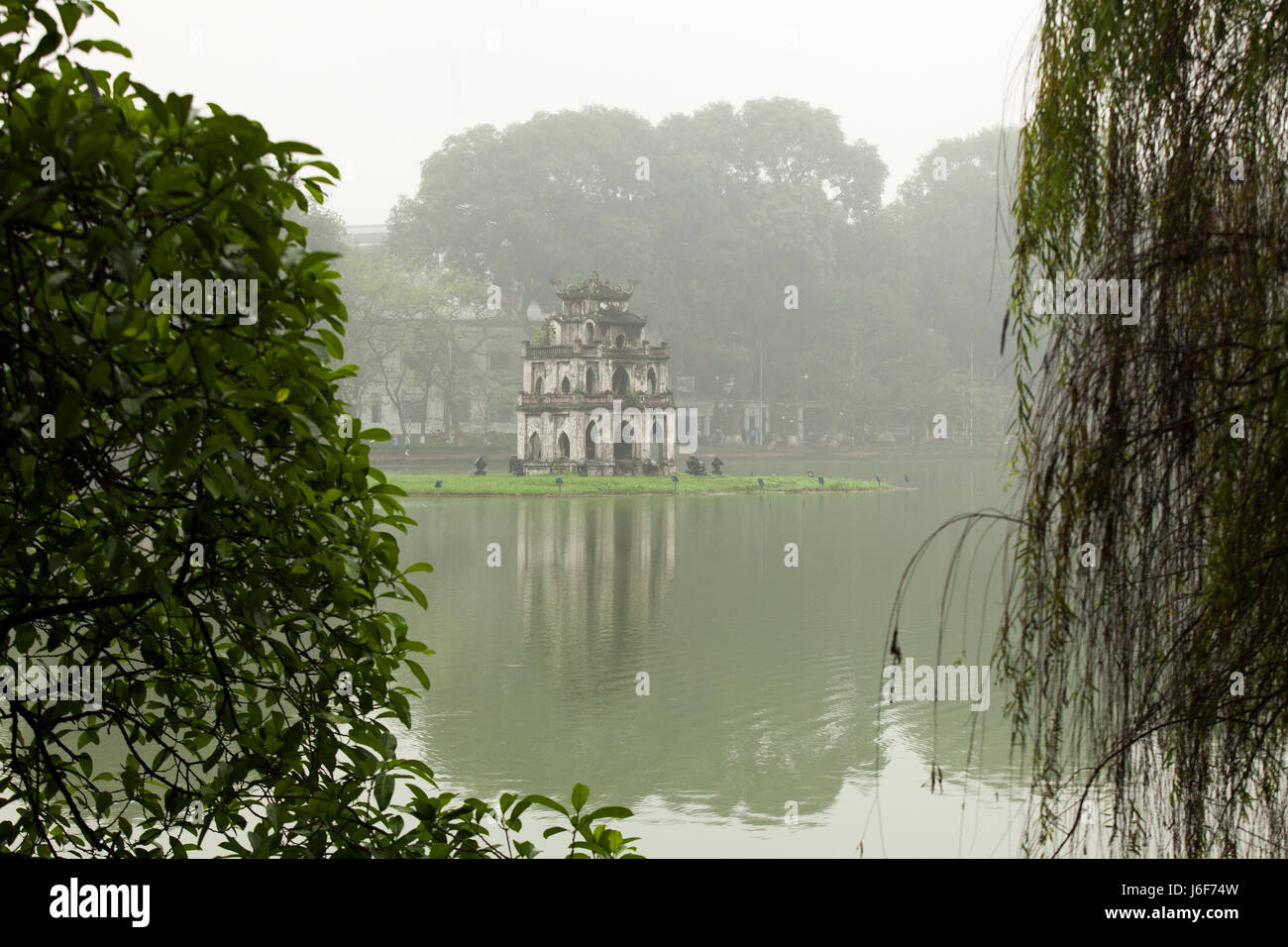 Lac Hoan Kiem, Hanoi, Vietnam Banque D'Images