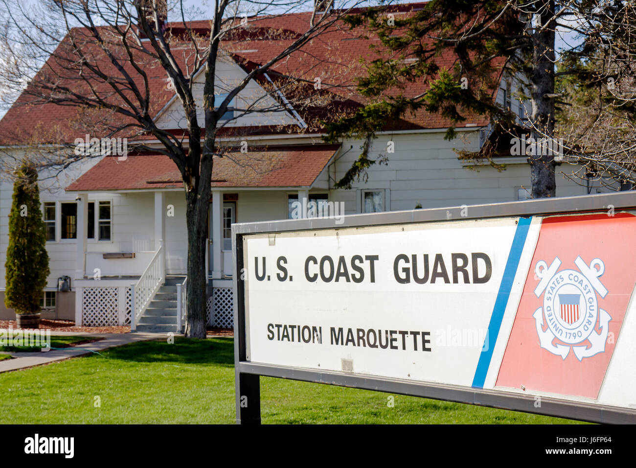 Marquette Michigan Upper Peninsula JUSQU'AU lac supérieur, Lakeshore Boulevard, US Coast Guard Station, Grands Lacs, panneaux, panneau, sceau, application de la loi maritime, MI Banque D'Images
