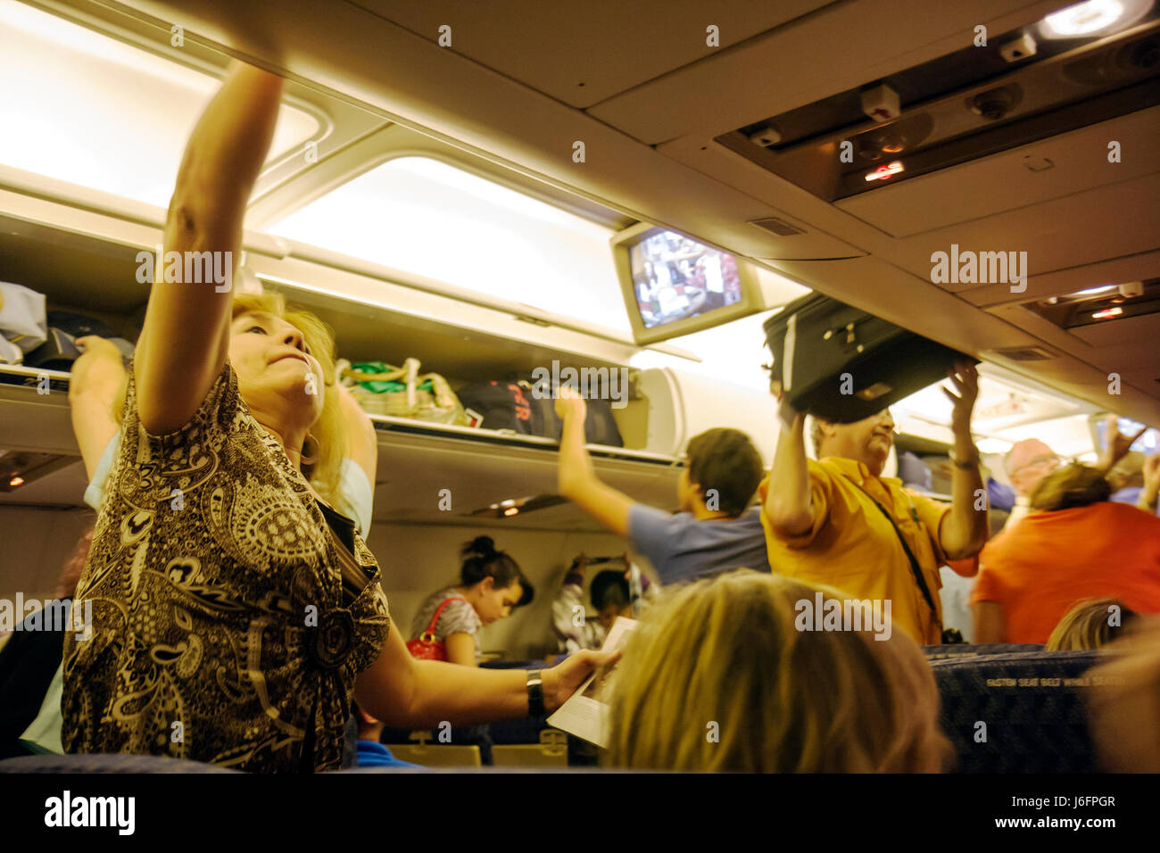 Illinois,il,Prairie State,Land of Lincoln,Chicago,O'Hare International Airport,American Airlines,femme femme femme femme,homme hommes,passagers Banque D'Images