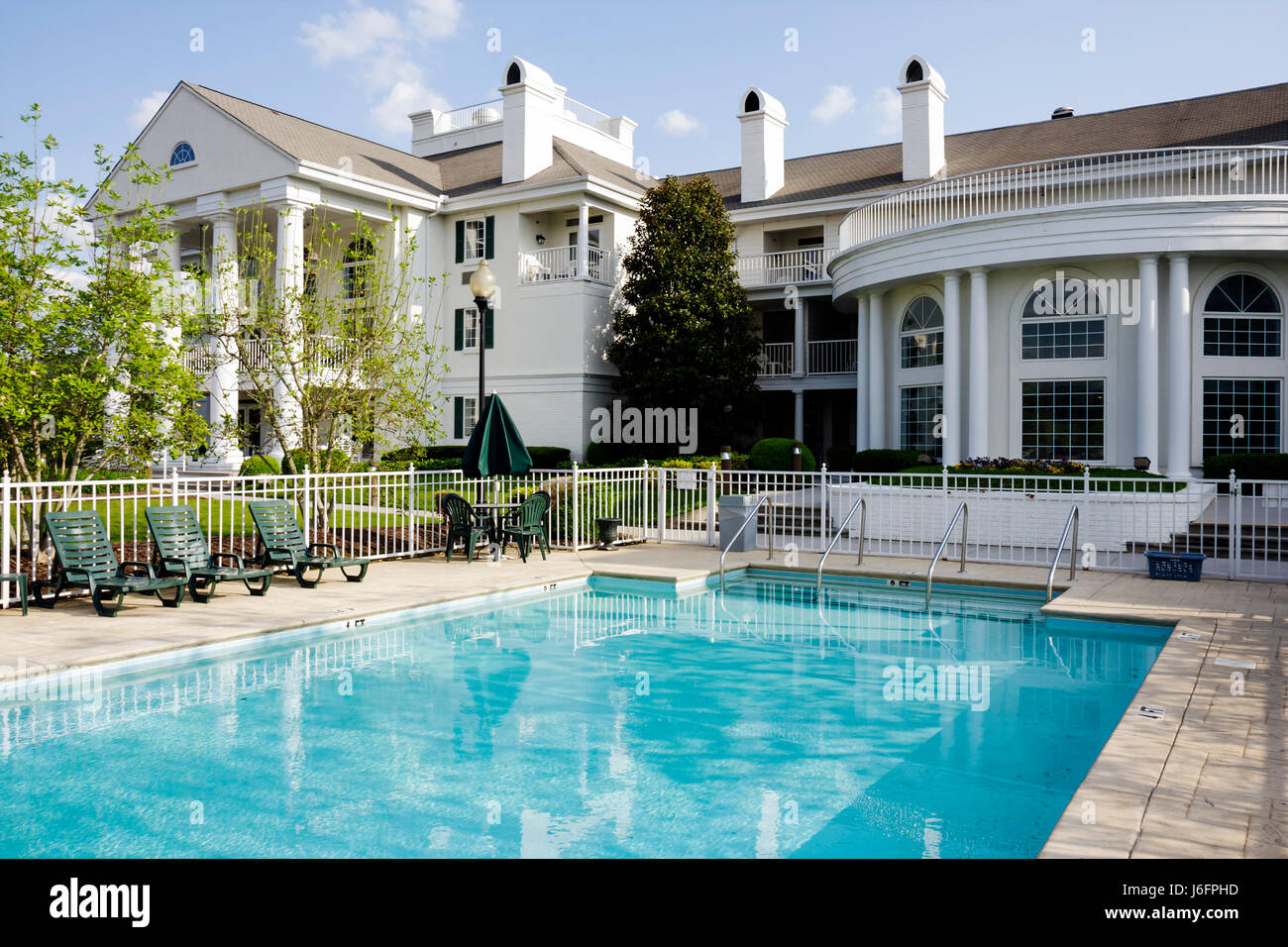 Sevierville Tennessee,Smoky Mountains,Clarion Inn,Willow River,hôtel,chaîne,hébergement,hospitalité,bâtiment,extérieur,avant,entrée,revival grec, Banque D'Images