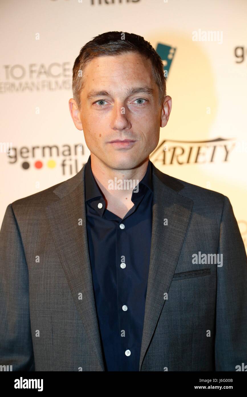 Cannes, France. 20 mai, 2017. L'acteur allemand Volker Bruch assiste à la réception des films allemands au cours de la 70e Festival annuel de Cannes à la Villa Rothschild - Médiathèque Noailles à Cannes, France, le 20 mai 2017. Photo : Hubert Boesl - AUCUN FIL SERVICE · Photo : Hubert Boesl/dpa/Alamy Live News Banque D'Images