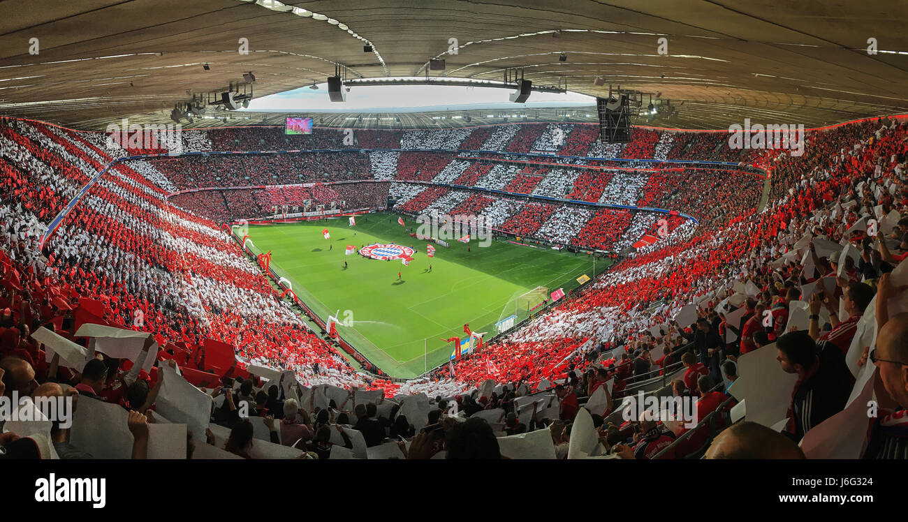 Championnats de football allemand, Munich, 20 mai 2017, le stade de football Allianz Arena FC Bayern Munich - SC Fribourg 4-1 FC Bayern Munich 27e célébration championnats de football allemand, Munich, Allemagne Le 20 mai, 2017 © Peter Schatz / Alamy Live News Banque D'Images