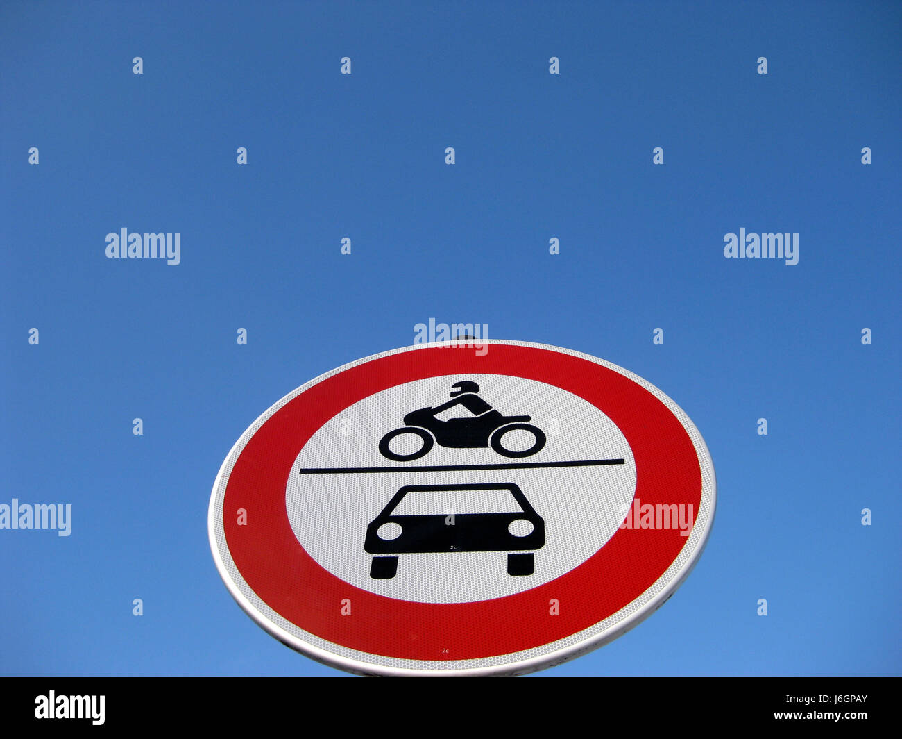 Location shot signal traffic sign signe signe interdiction passage photo couleur Banque D'Images