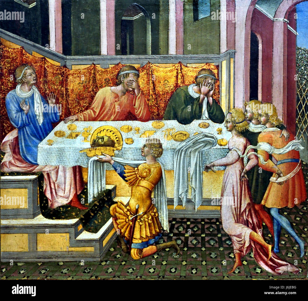 La tête de Jean le Baptiste portées à Hérode 1454 Giovanni di Paolo 1417 - 1482 Italie italien ( la belle-fille d'Hérode, Salomé, danse devant lui sur la droite, à un banquet. Il a promis de lui accorder toute demande et sa mère Hérodias lui a dit de demander la tête de Saint Jean-Baptiste sur un plat ; c'est ici livré à la table, au grand désarroi d'Hérode et les invités. Nouveau Testament (Marc 6 : 1-12). ) Banque D'Images