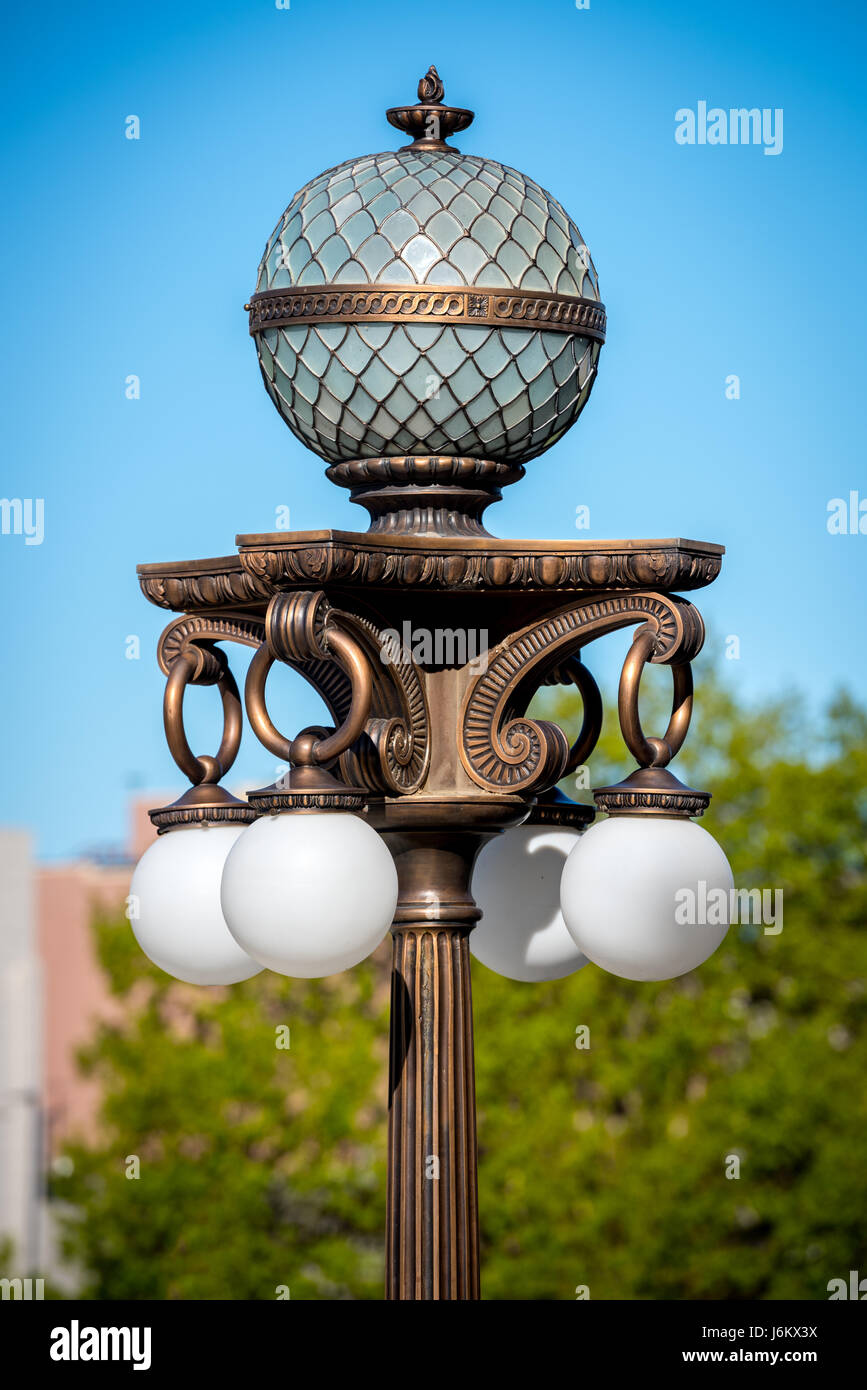 Appareil d'éclairage classique dans l'hors des portes Banque D'Images