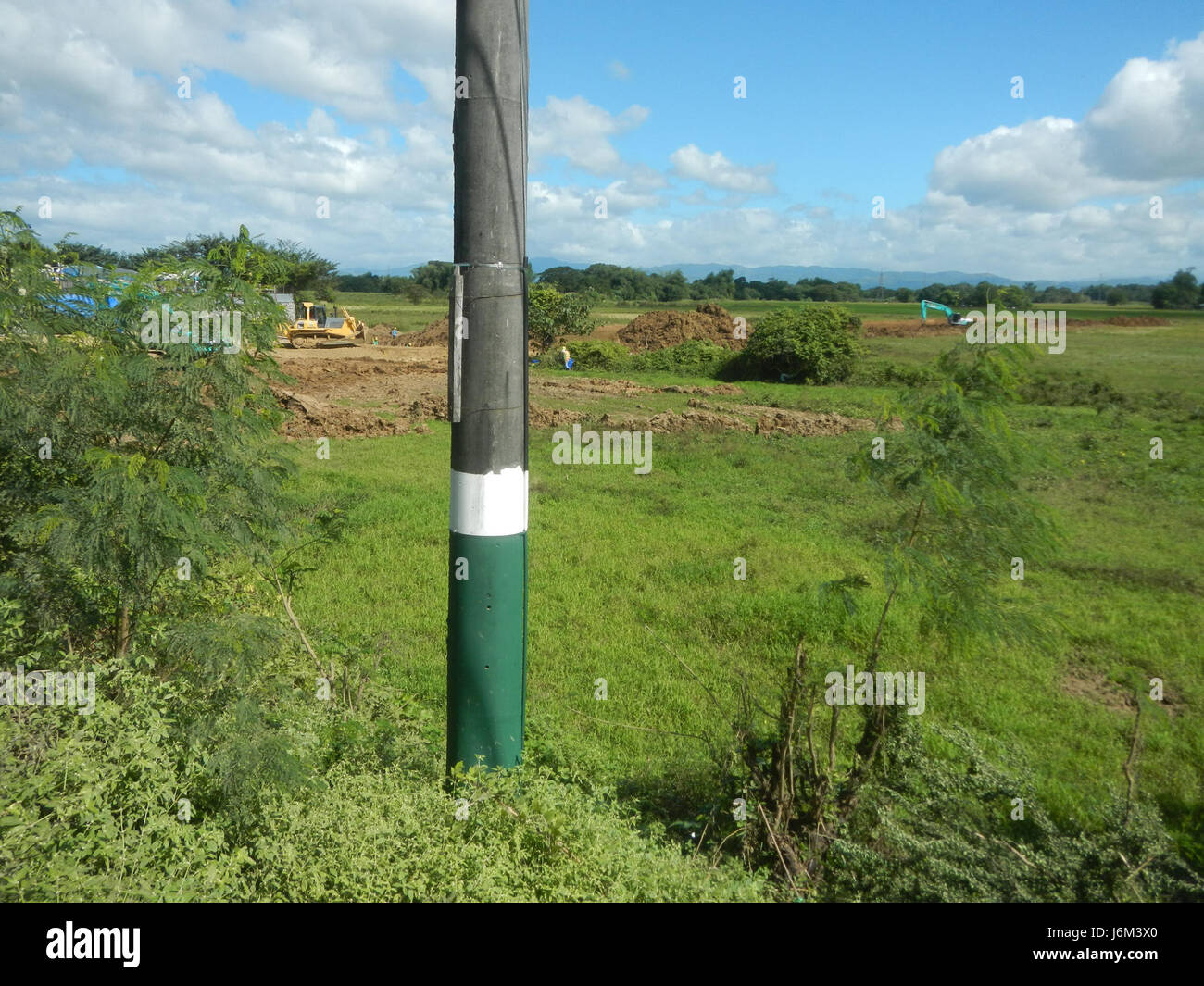 Le projet de contournement de la route de contournement de Plaridel, phase II, est un développement d'infrastructure majeur à San Rafael, Bulacan, conçu pour améliorer la fluidité de la circulation et réduire la congestion dans la région. Le projet est un élément clé des efforts de governmentâ™pour améliorer les transports dans la région. Banque D'Images