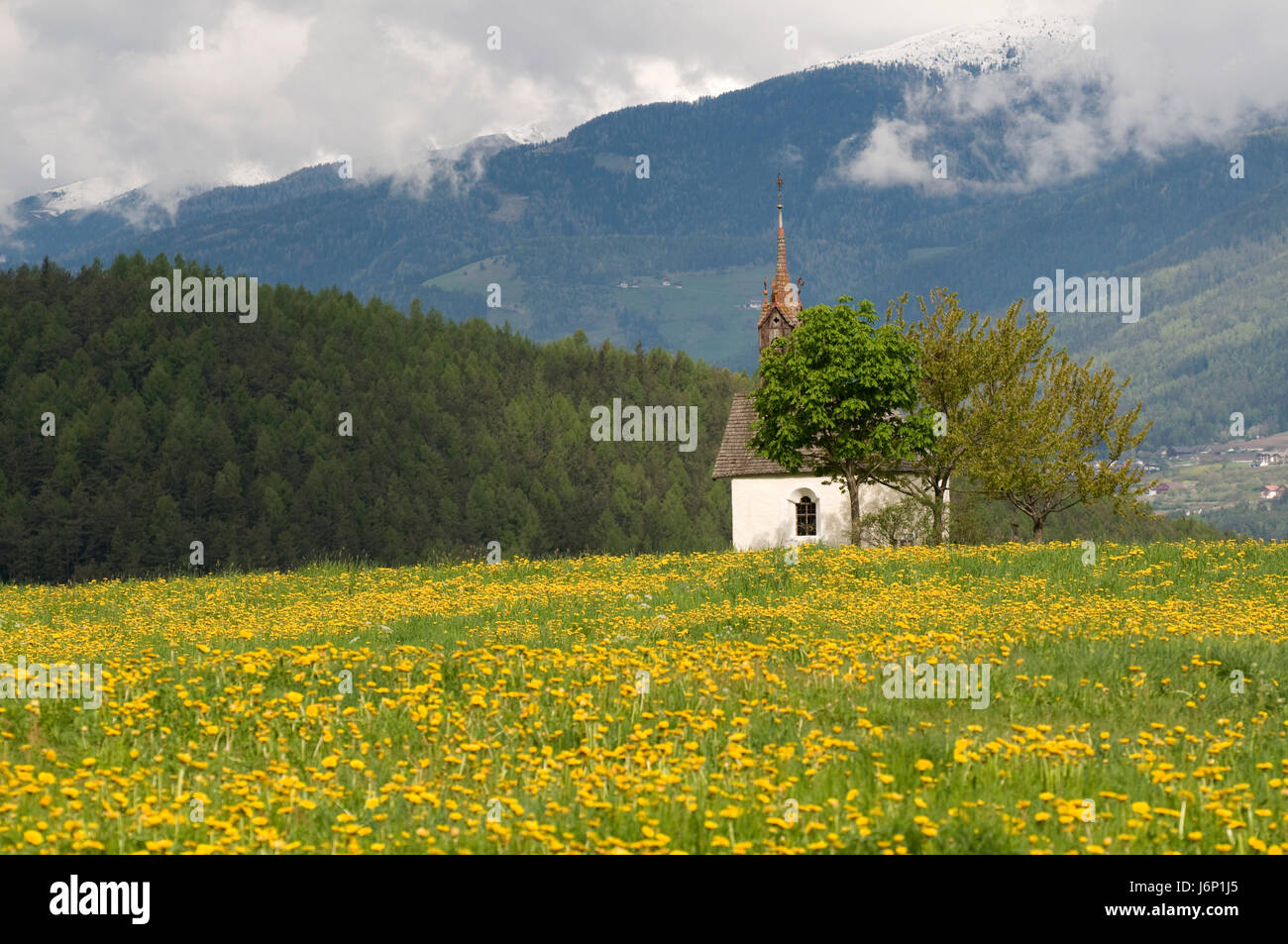 Maison de vacances locations de vacances vacances randonnée pédestre randonnée Randonnée Tyrol du sud printemps Banque D'Images