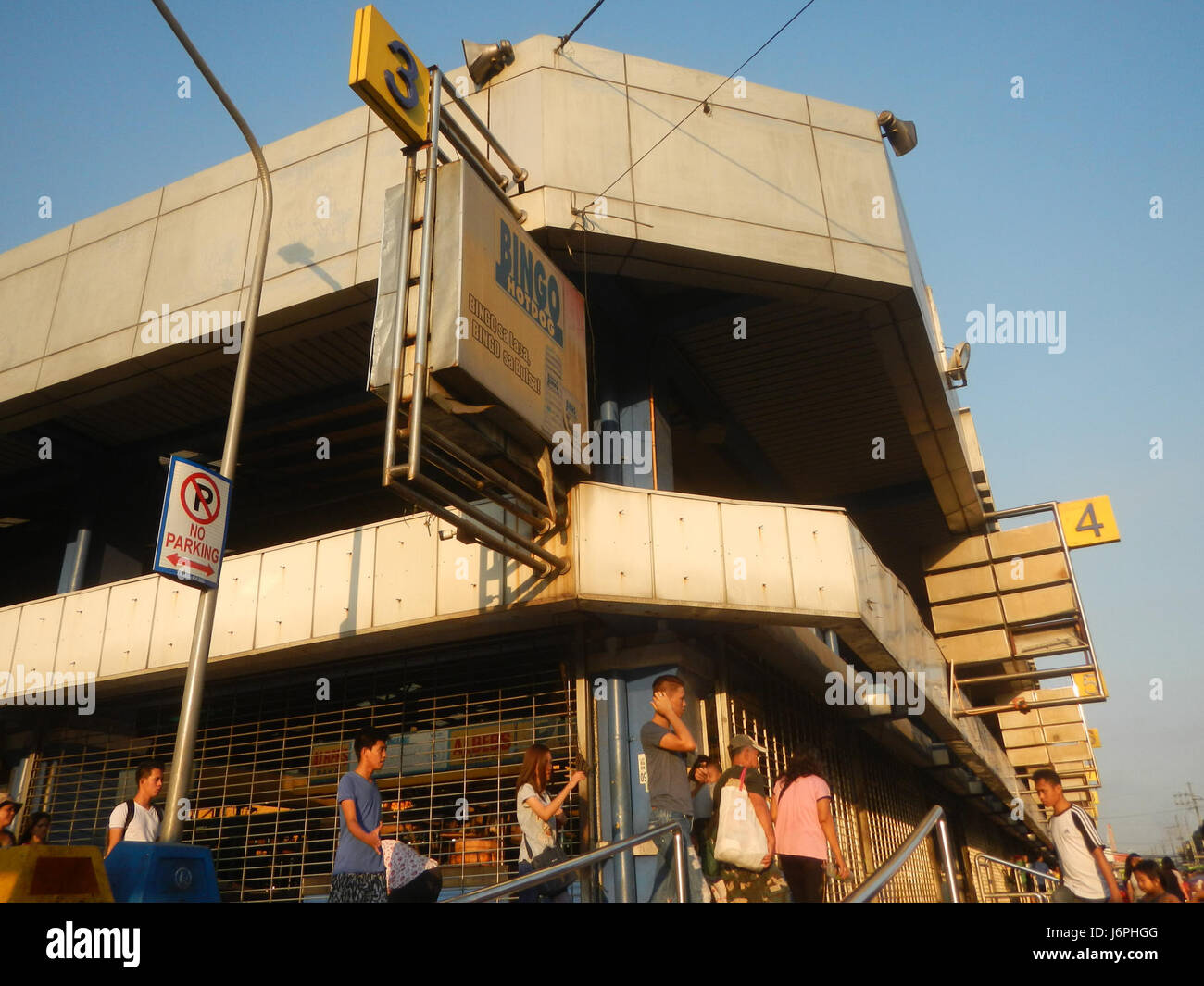 Référence à Urbano Velasco Market Avenue, un emplacement à Malinao, Pasig City, mettant en évidence une zone de marché dans un cadre urbain spécifique. Banque D'Images