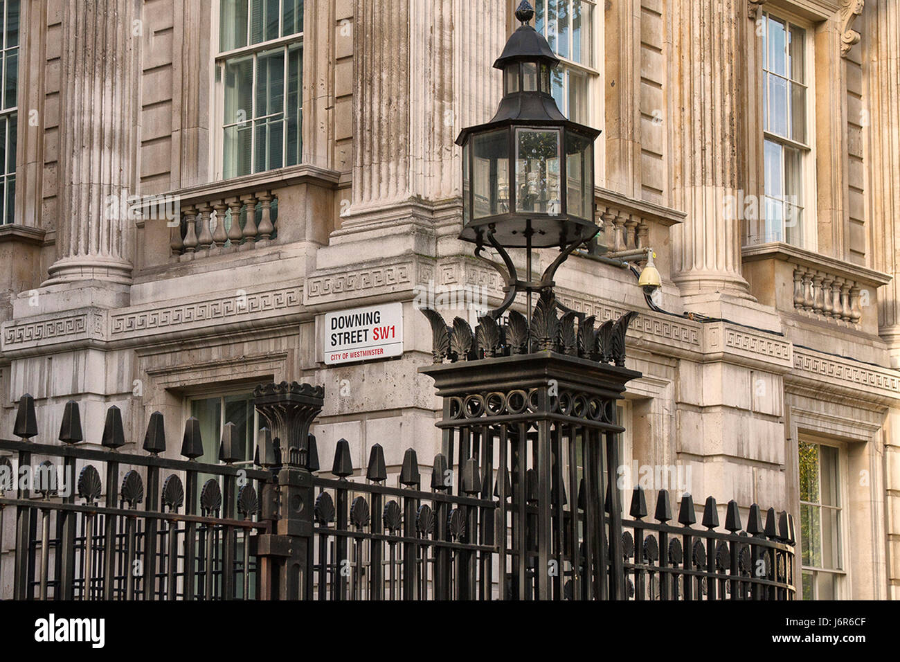 Au 10, Downing Street, la maison du Premier ministre britannique.Juste à côté de Whitehall Banque D'Images