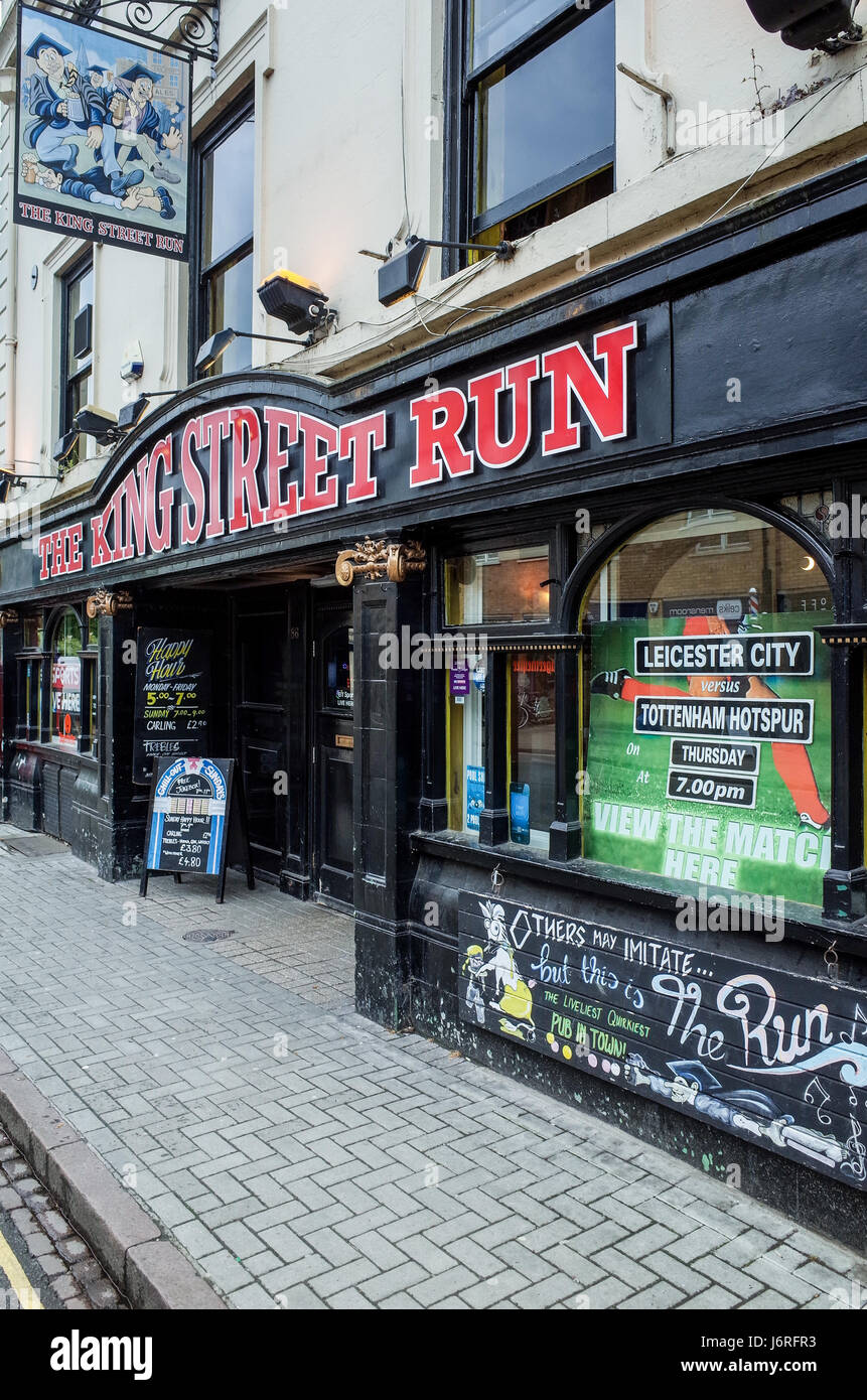 La rue King pub Run dans King Street, Cambridge, UK. Le pub est le nom d'une fameuse pub crawl étudiant qui a lieu deux fois par an dans la rue King Banque D'Images