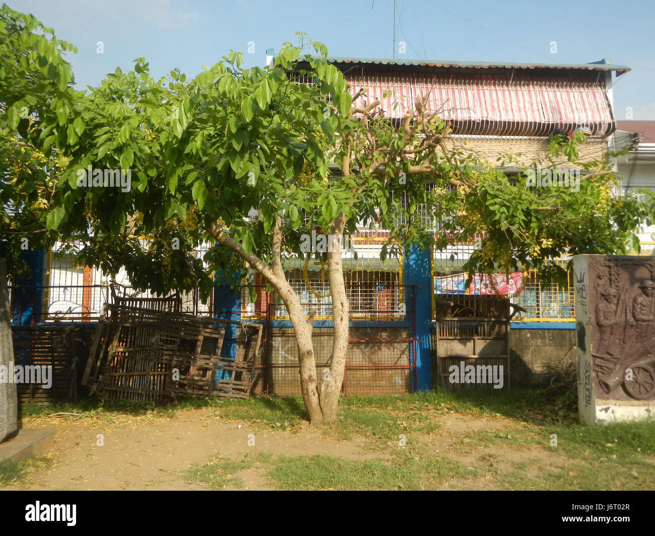 La salle municipale de Bulacan, un bâtiment gouvernemental situé dans la province de Bulacan, aux Philippines, est au cœur de la gouvernance locale et des fonctions administratives. Banque D'Images