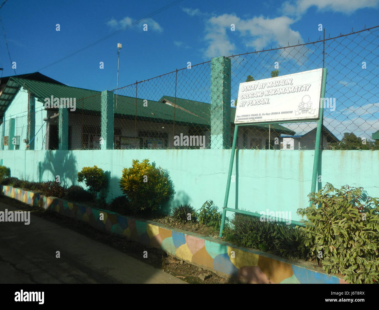 Une image ou une référence liée à Pasong Inchik, un endroit à San Rafael, Bulacan, où une école primaire, probablement numérotée 06000, est située dans le 19e arrondissement. Banque D'Images