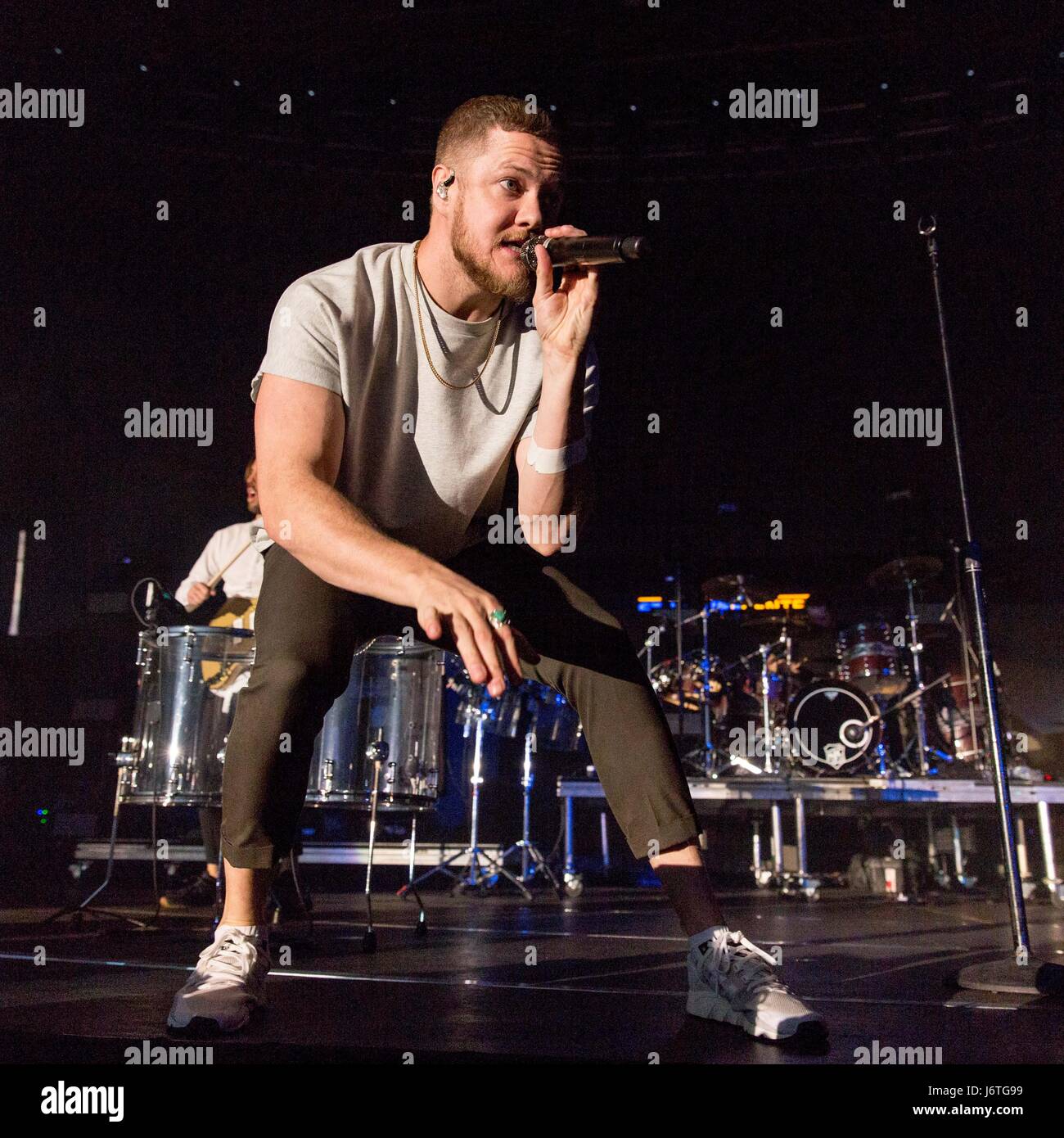 Carson, Californie, USA. 20 mai, 2017. DAN REYNOLDS de Imagine Dragons au cours de la Fiesta y KROQ Weenie Roast à StubHub Center de Carson, en Californie Crédit : Daniel DeSlover/ZUMA/Alamy Fil Live News Banque D'Images