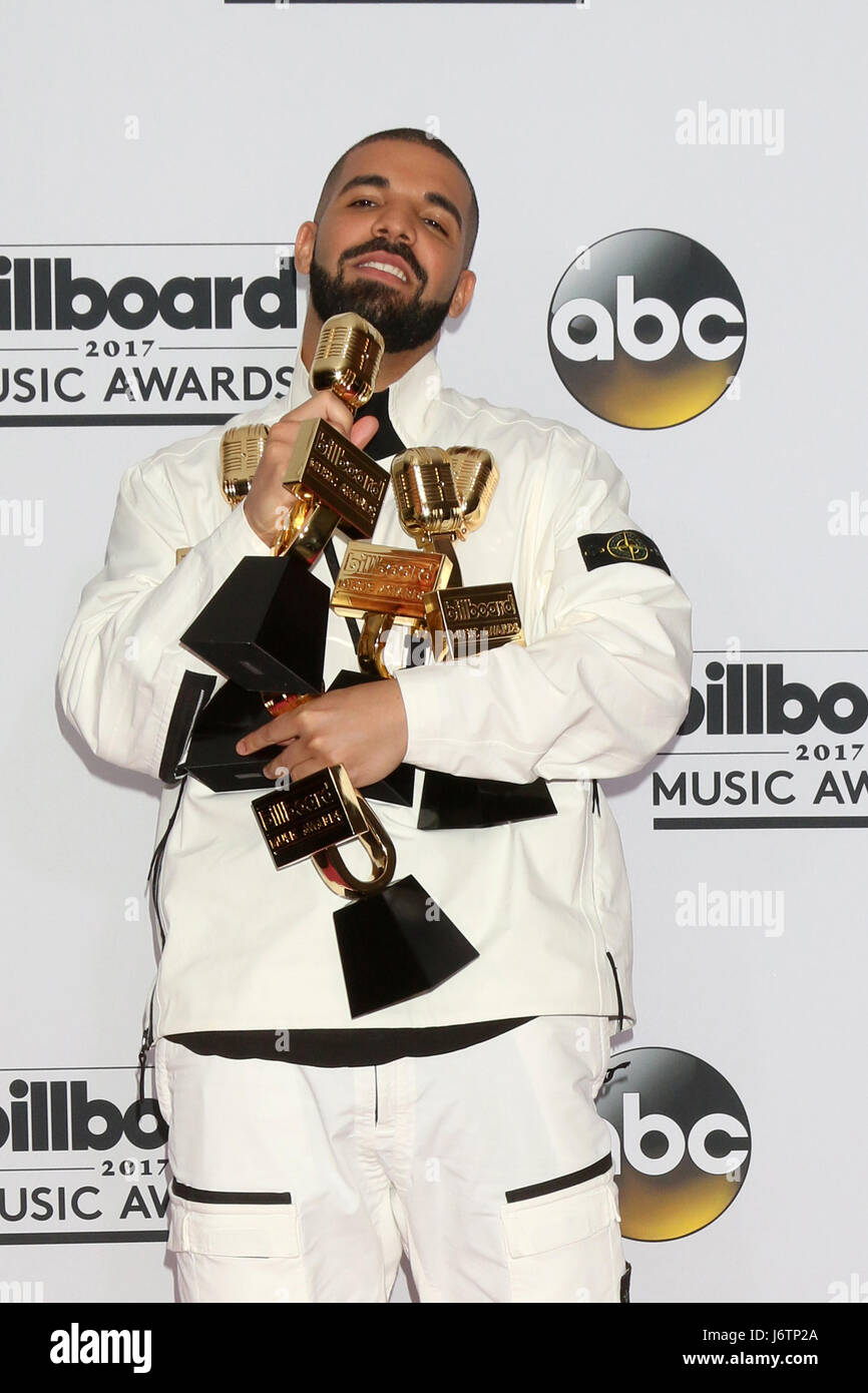 Las Vegas, NV, USA. 21 mai, 2017. LAS VEGAS - 21 MAI : Drake au Billboard Awards 2017 Salle de presse à la T-Mobile Arena le 21 mai 2017 à Las Vegas, NV Crédit : Kay Blake/ZUMA/Alamy Fil Live News Banque D'Images