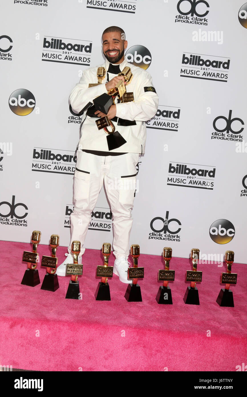Las Vegas, NV, USA. 21 mai, 2017. Drake dans la salle de presse au Billboard Music Awards 2017 à la T-Mobile Arena de Las Vegas, Nevada le 21 mai 2017. Crédit : David Edwards/media/Alamy Punch Live News Banque D'Images