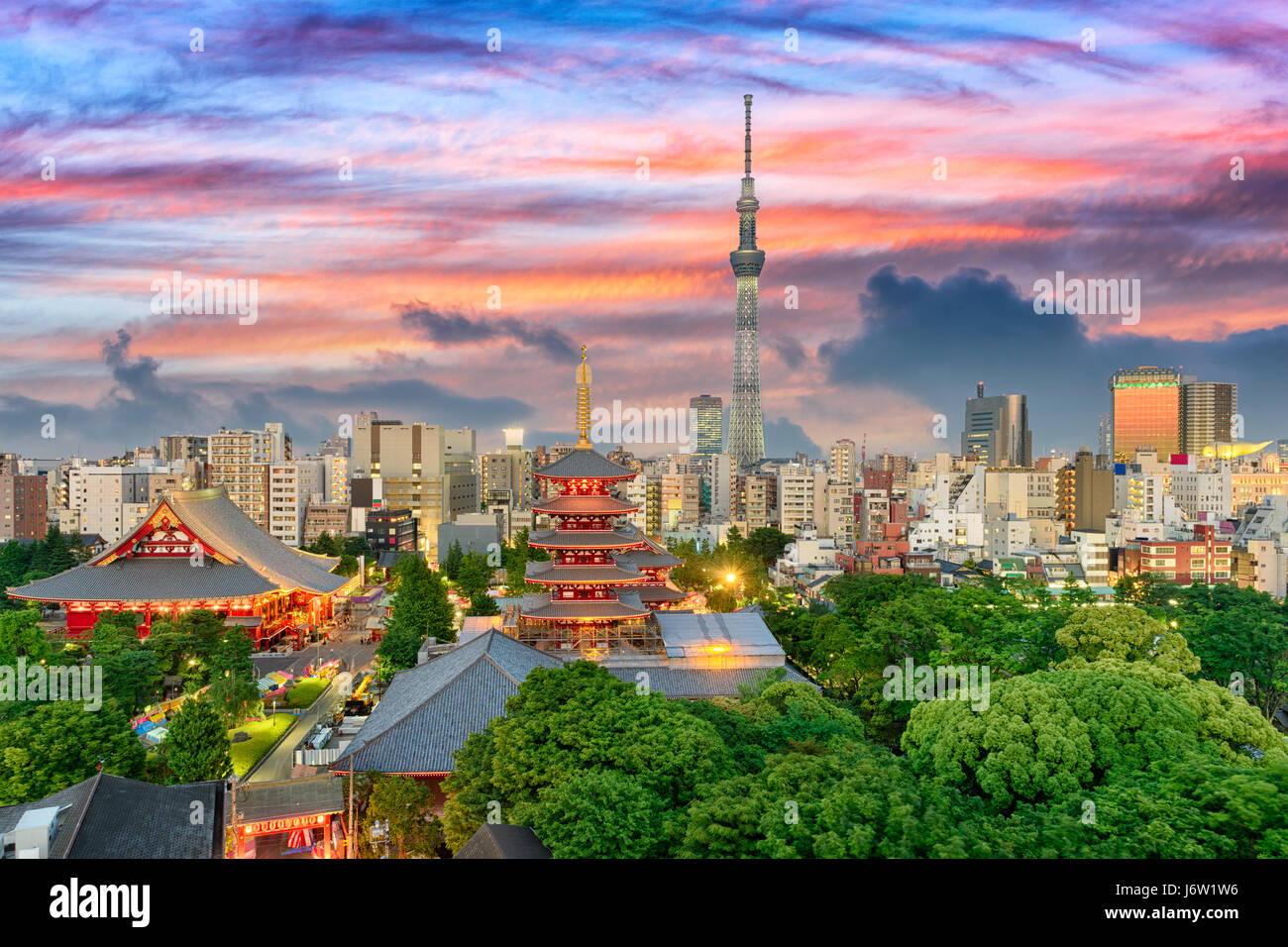 Tokyo, Japon à tour Skytree et Sensoji. Banque D'Images