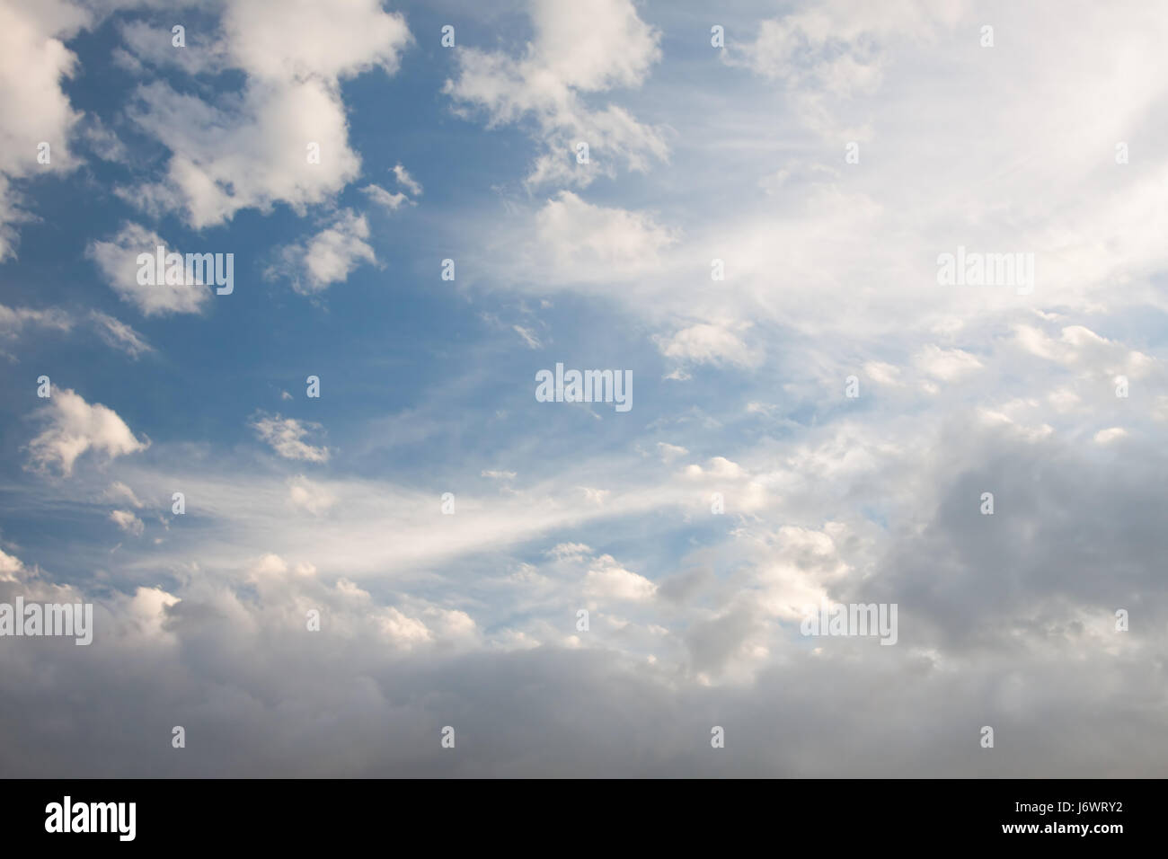 L'air de nuages ciel ciel bleu toile fond fond beauteously belle belle grande Banque D'Images