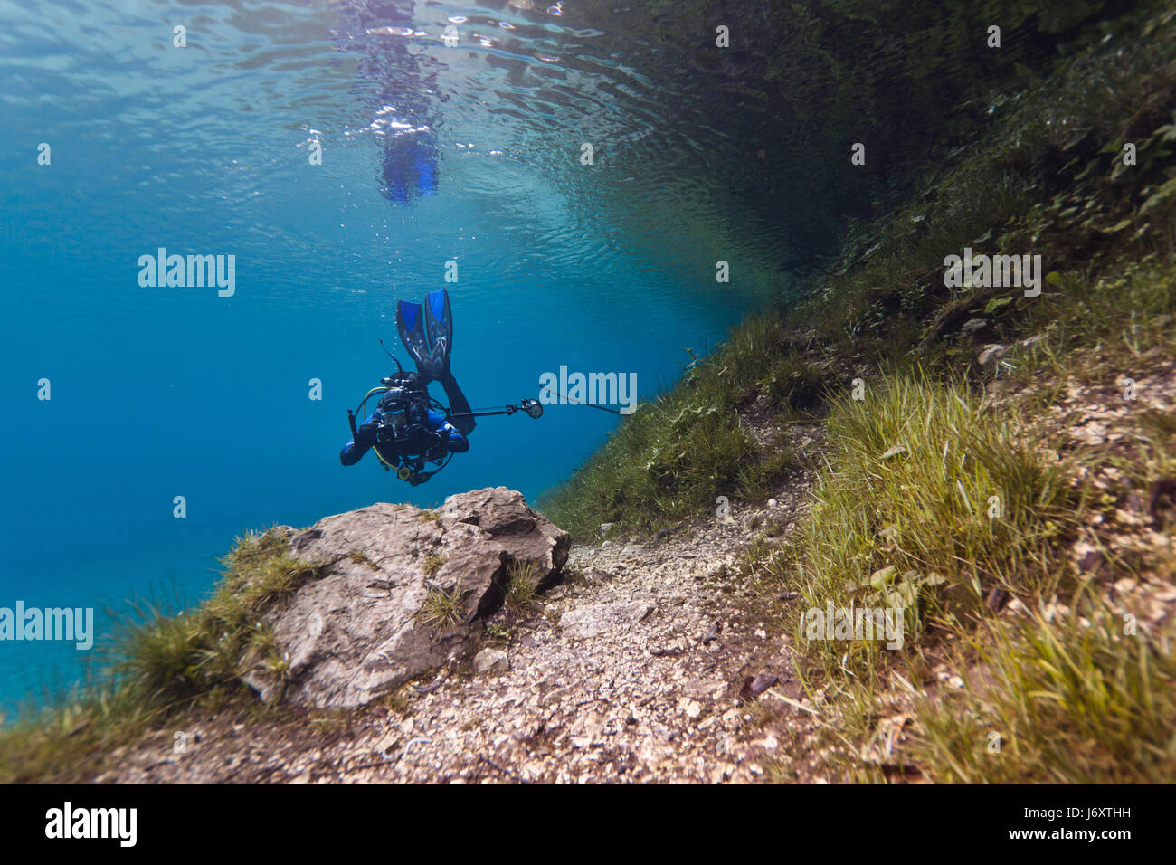Vert des montagnes d'eau salée de plongée mer océan eau bleu montagne autrichiens en pierre Banque D'Images