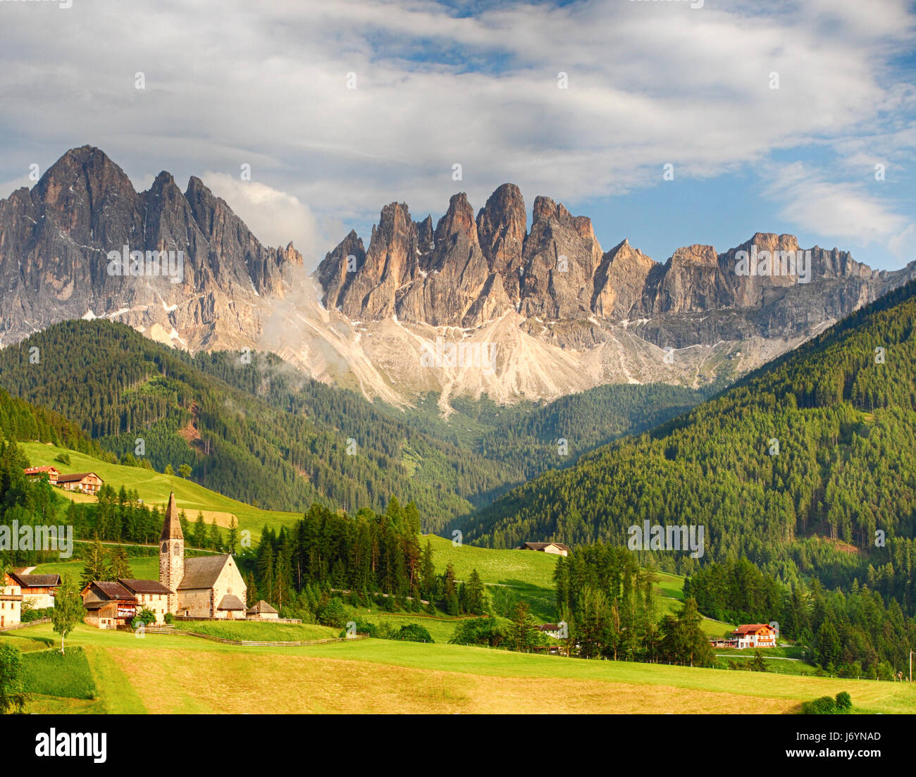 La Montagne, alpes Dolomites - Val di Funes Banque D'Images