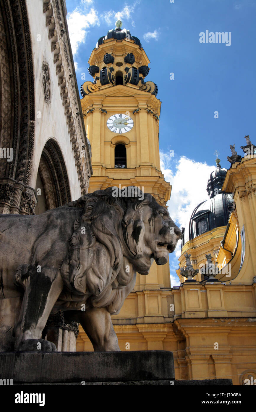 Lion feldherrnhalle,st. kajetan munich Banque D'Images