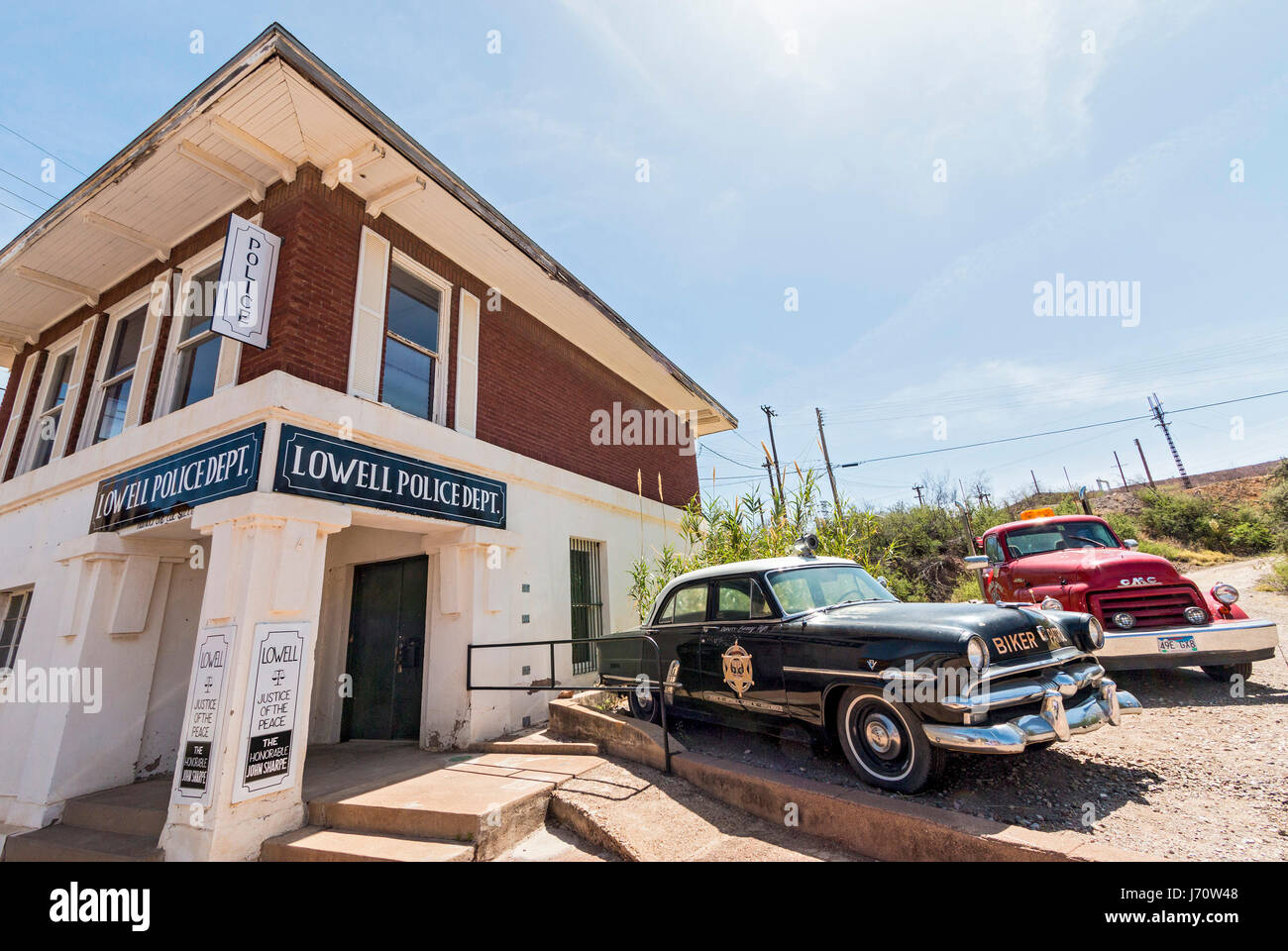 Lowell, juste à l'extérieur de Bisbee, AZ dans le sud de l'Arizona. La rue du centre-ville a quelques magasins de travail, y compris un magasin de motos bien connu mais wha Banque D'Images